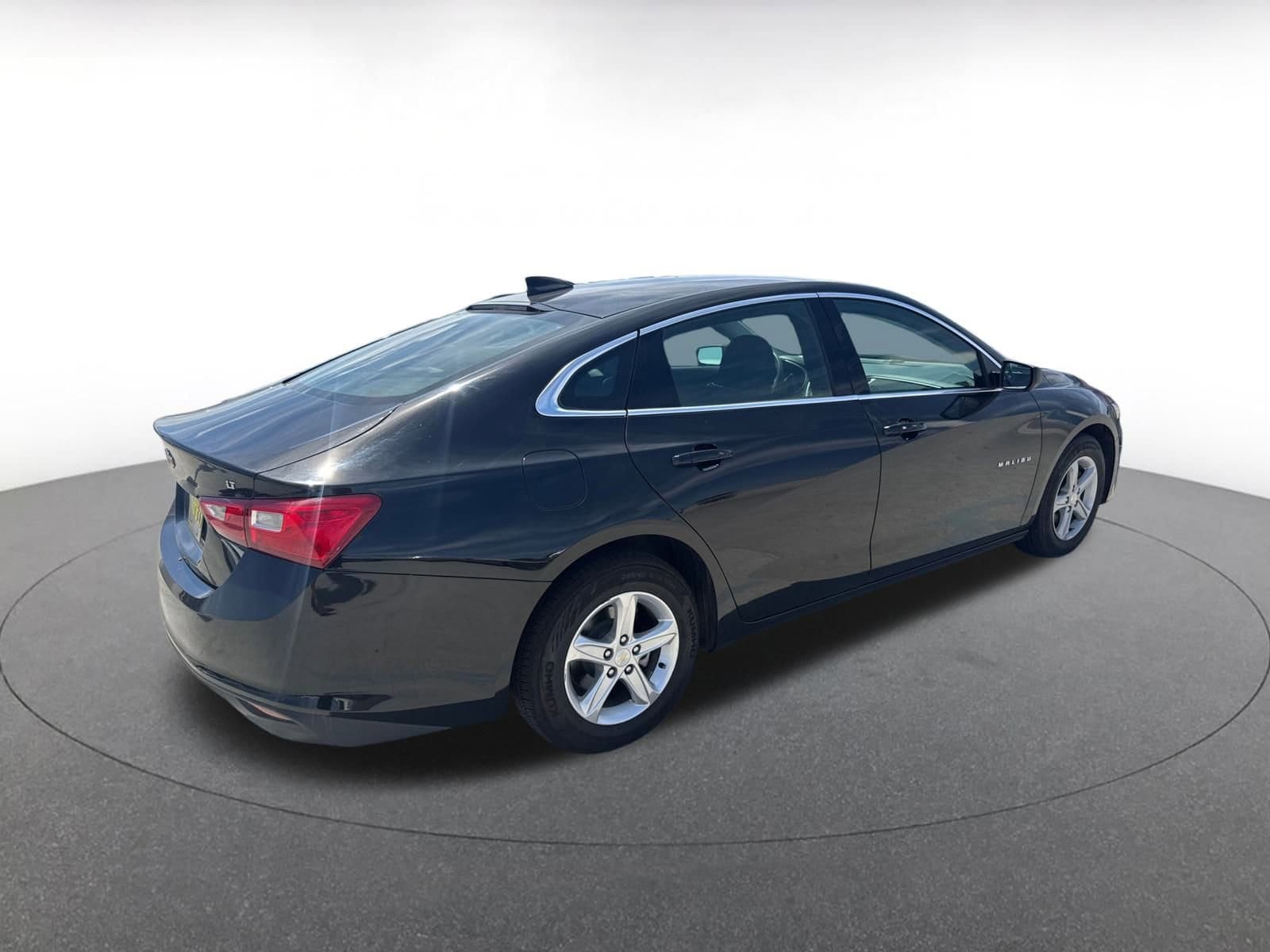 Thumbnail: 2023 Chevrolet Malibu - 6