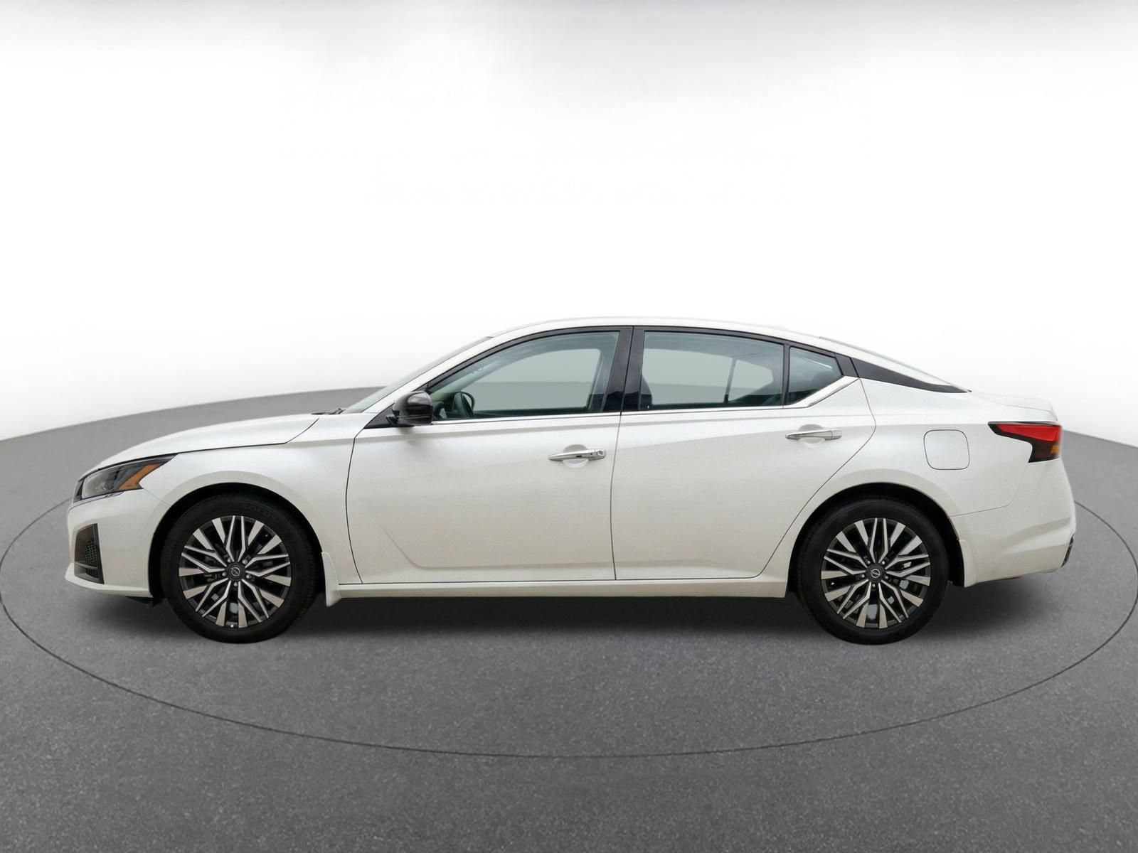 Thumbnail: 2025 Nissan Altima - 4