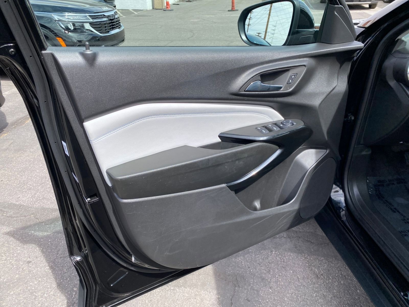 Thumbnail: 2025 Chevrolet Trax - 18