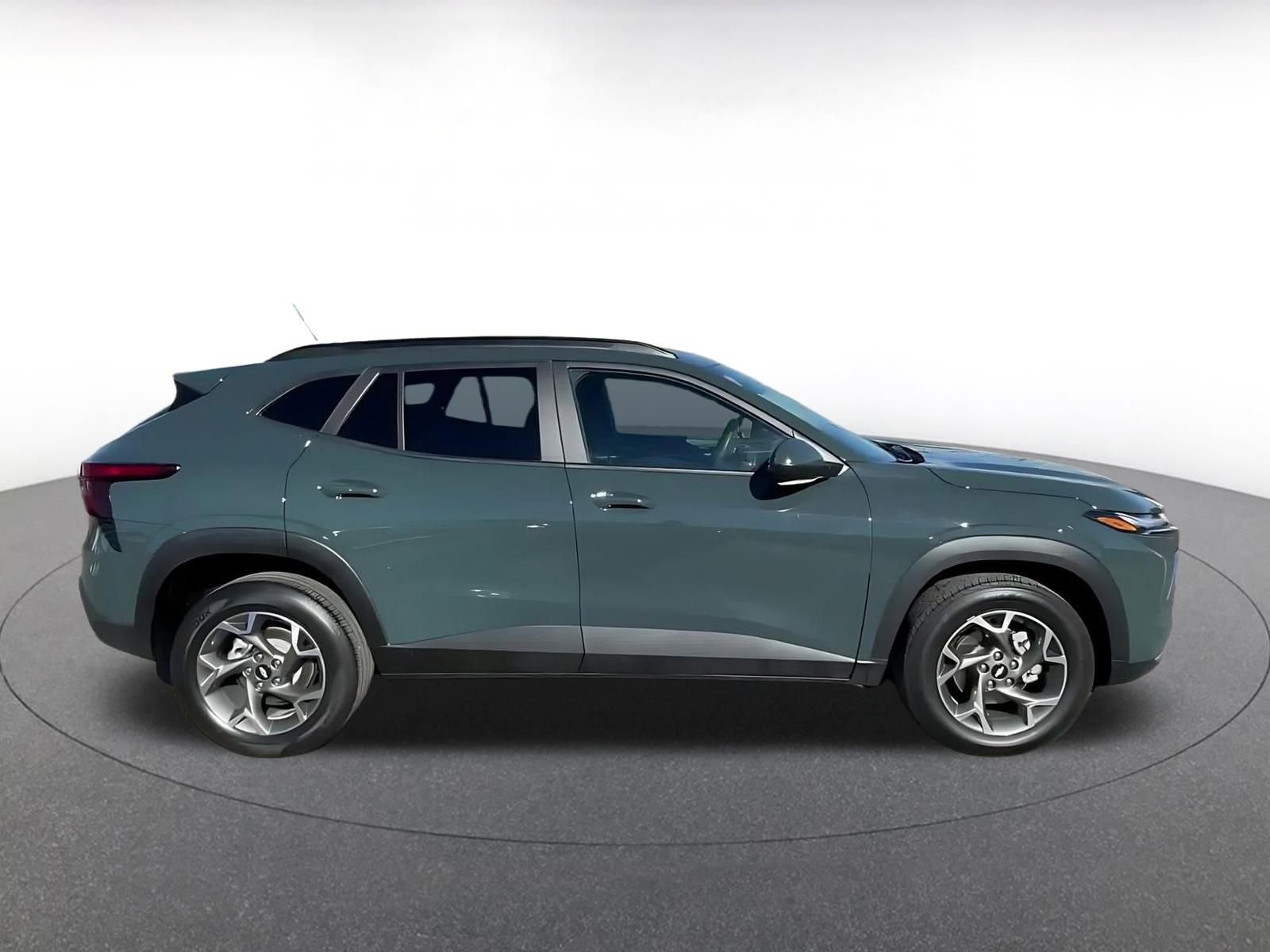 Thumbnail: 2025 Chevrolet Trax - 16