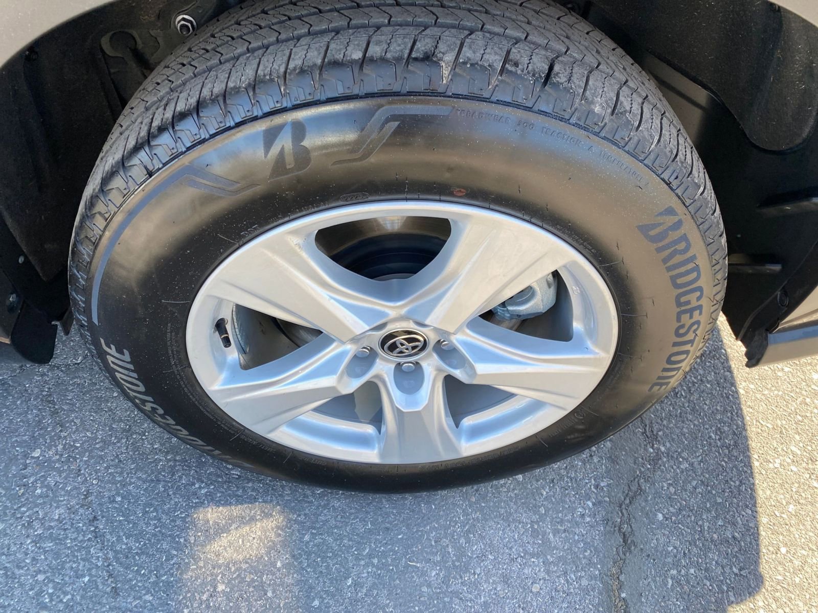 Thumbnail: 2025 Toyota Highlander - 32