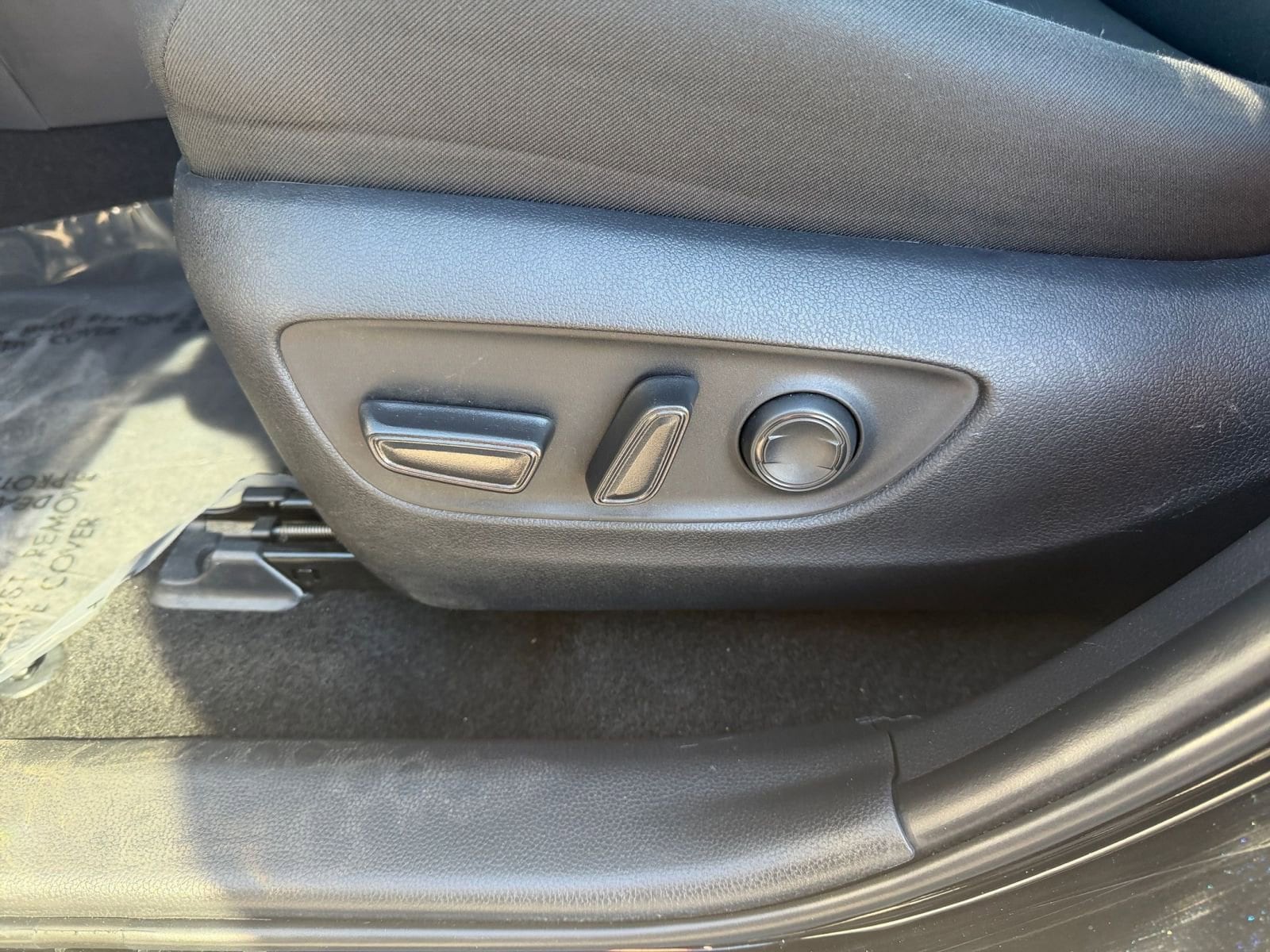 Thumbnail: 2025 Toyota RAV4 - 23