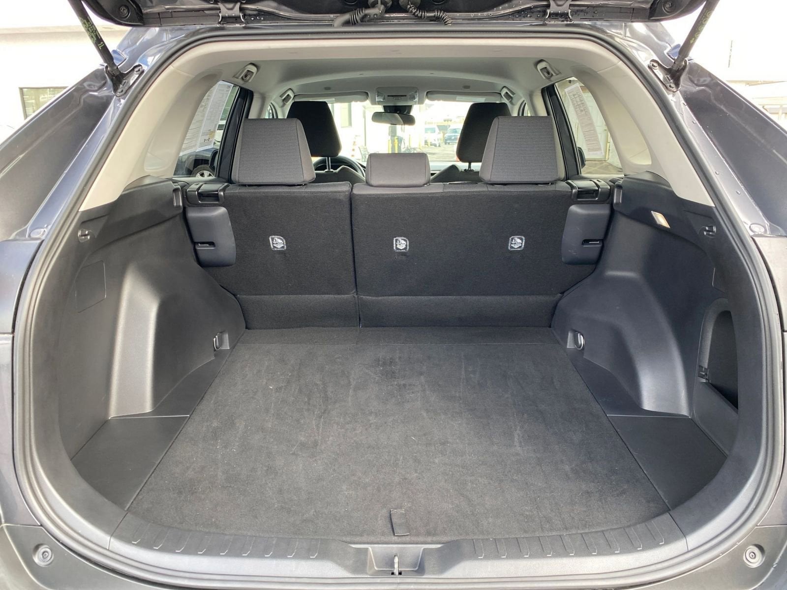 Thumbnail: 2025 Toyota RAV4 - 31