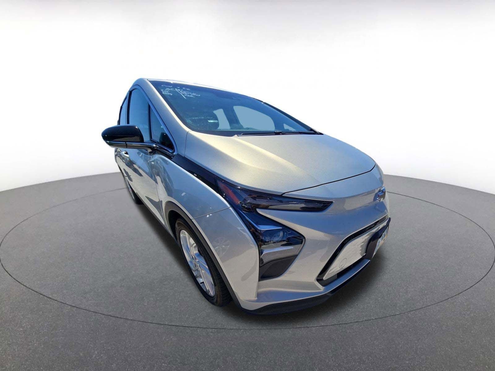 Thumbnail: 2023 Chevrolet Bolt EV - 3