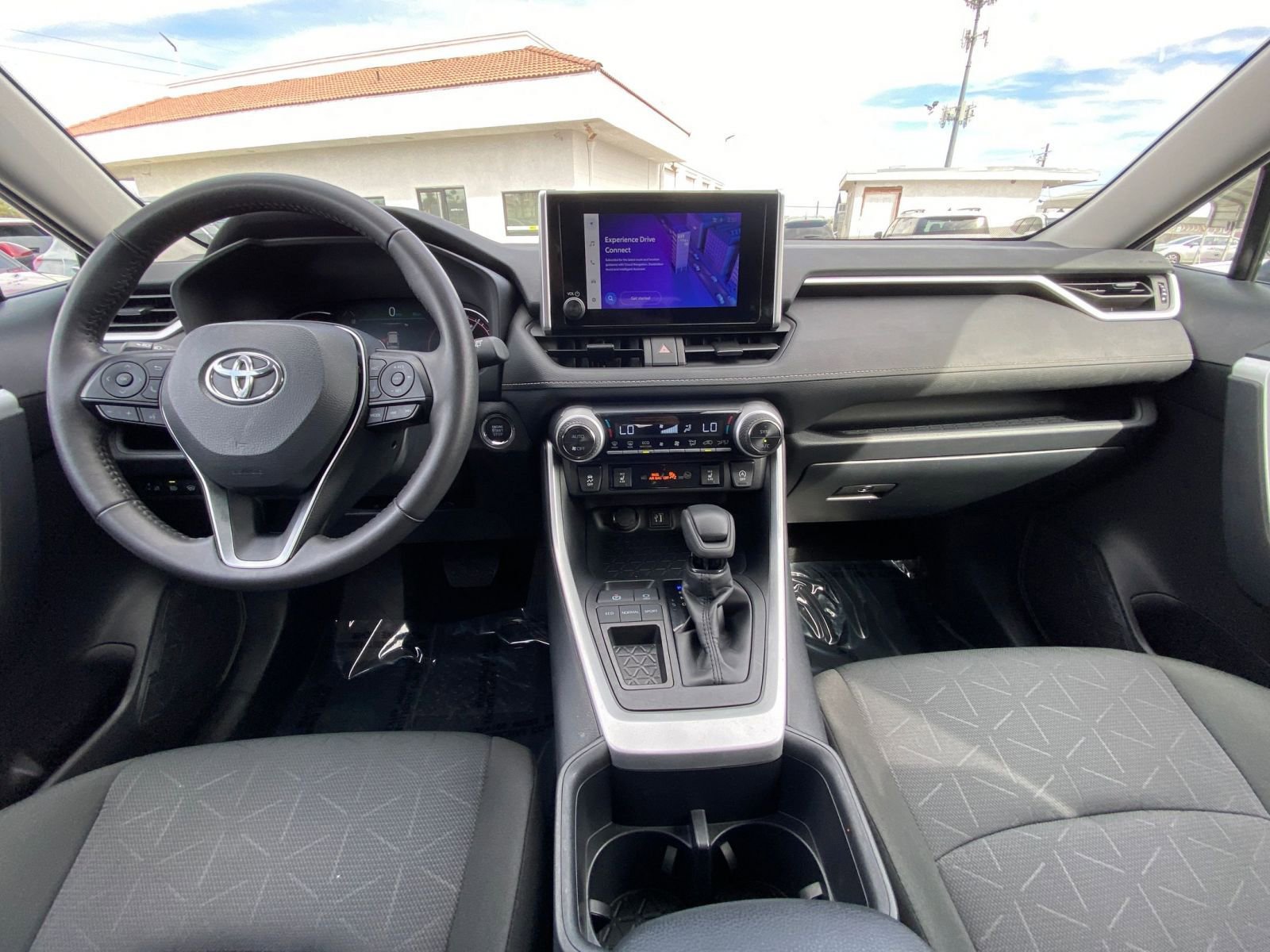 Thumbnail: 2025 Toyota RAV4 - 33