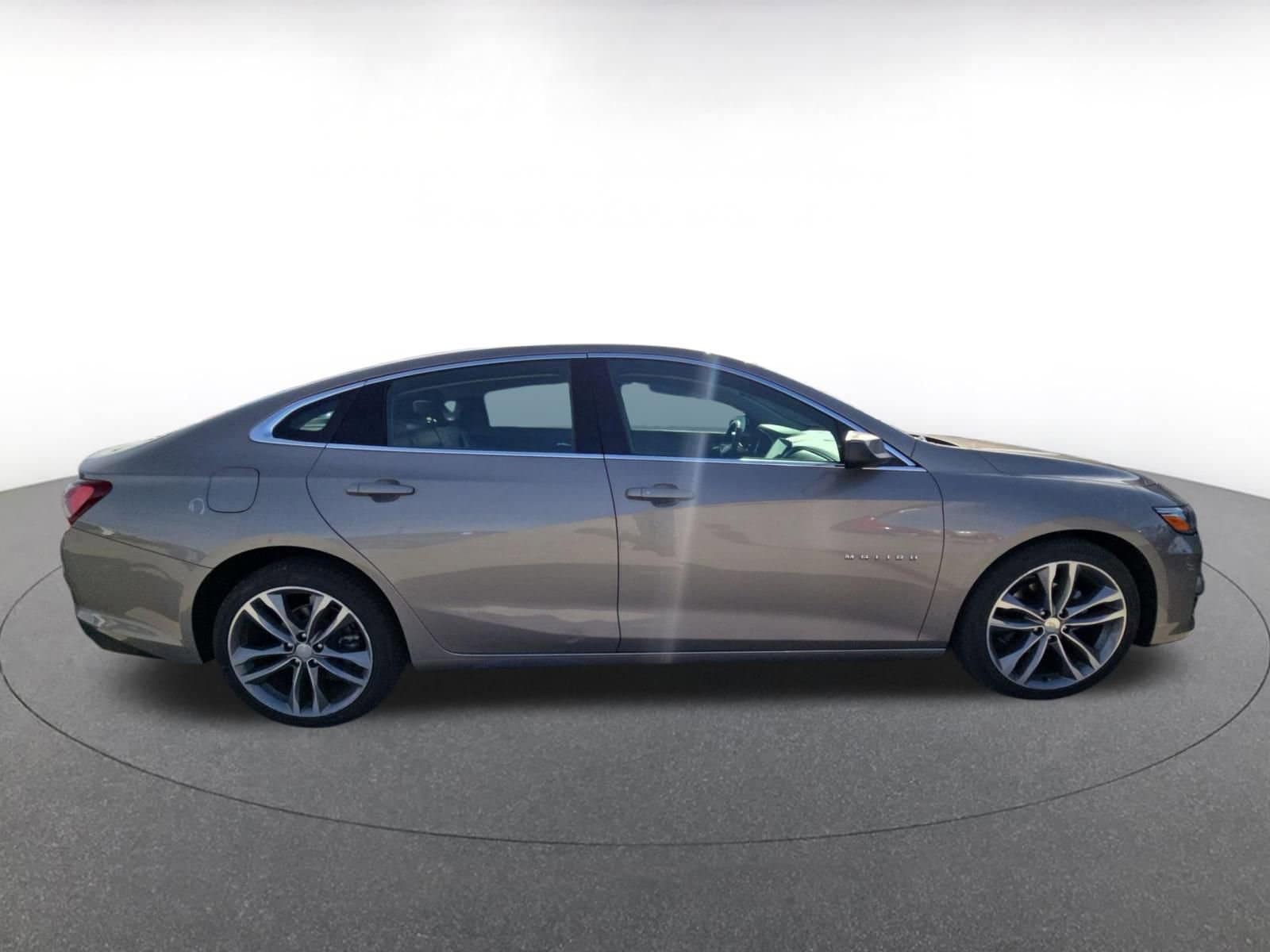 Thumbnail: 2024 Chevrolet Malibu - 9