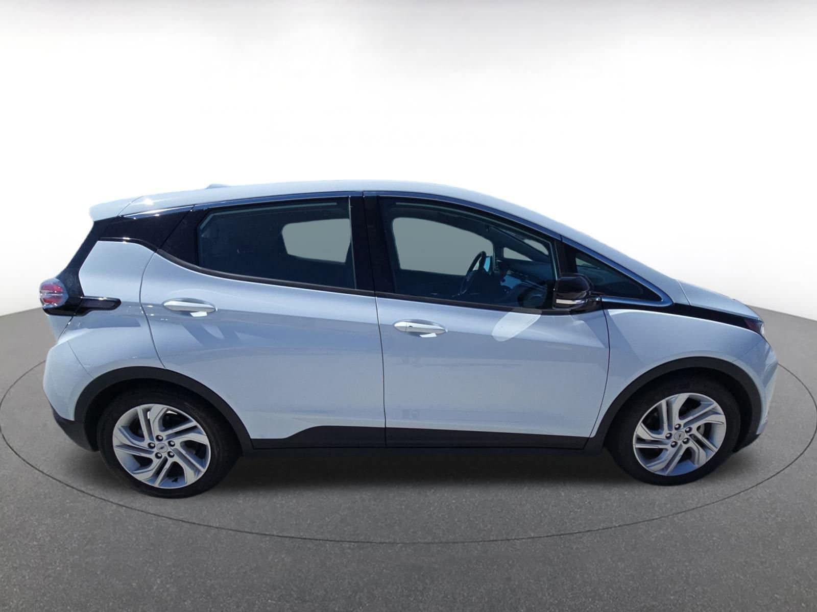 Thumbnail: 2023 Chevrolet Bolt EV - 10