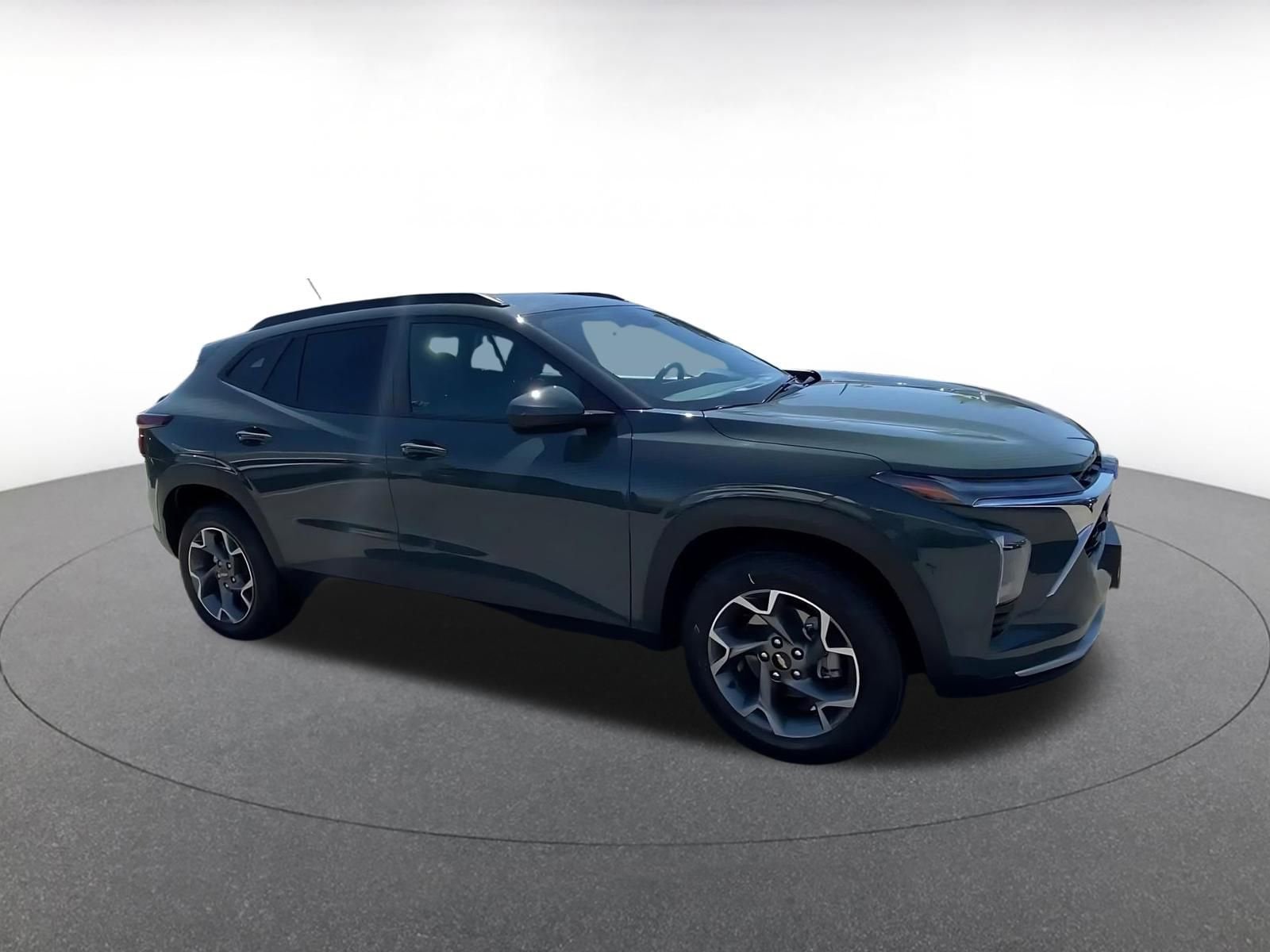 Thumbnail: 2025 Chevrolet Trax - 2