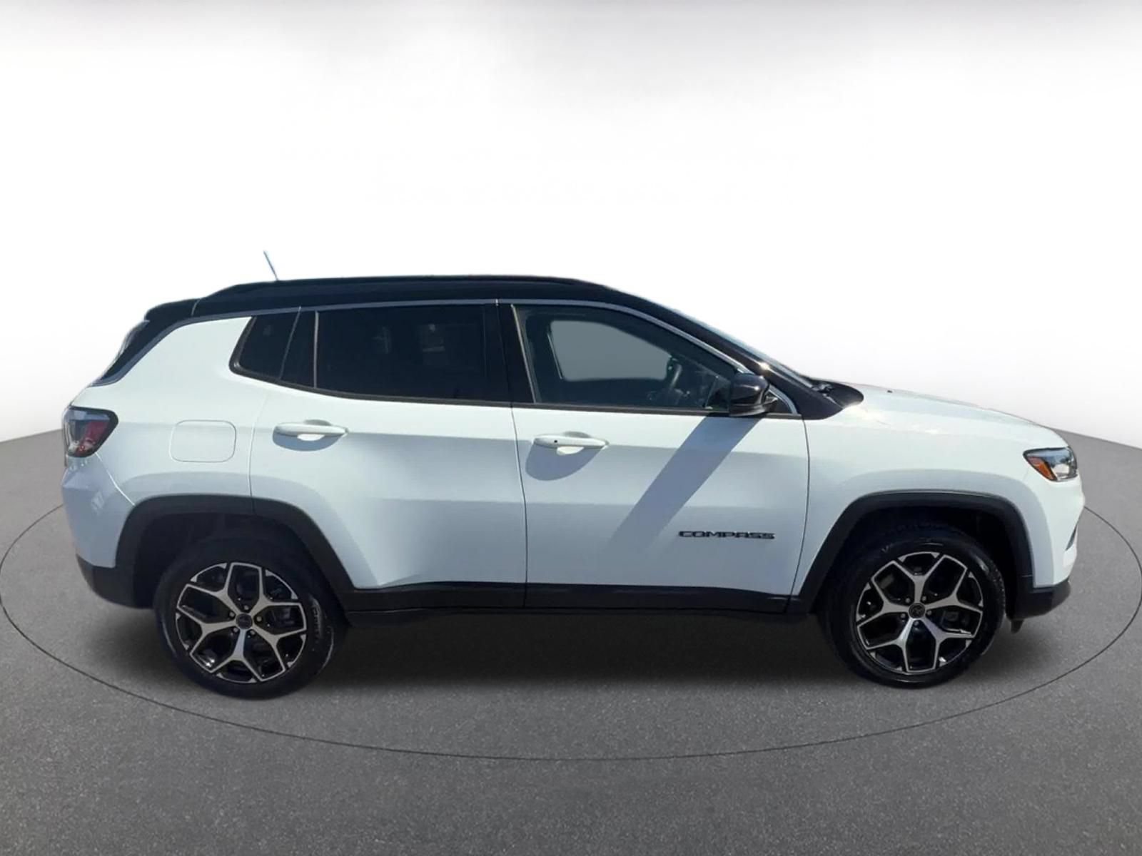Thumbnail: 2025 Jeep Compass - 15