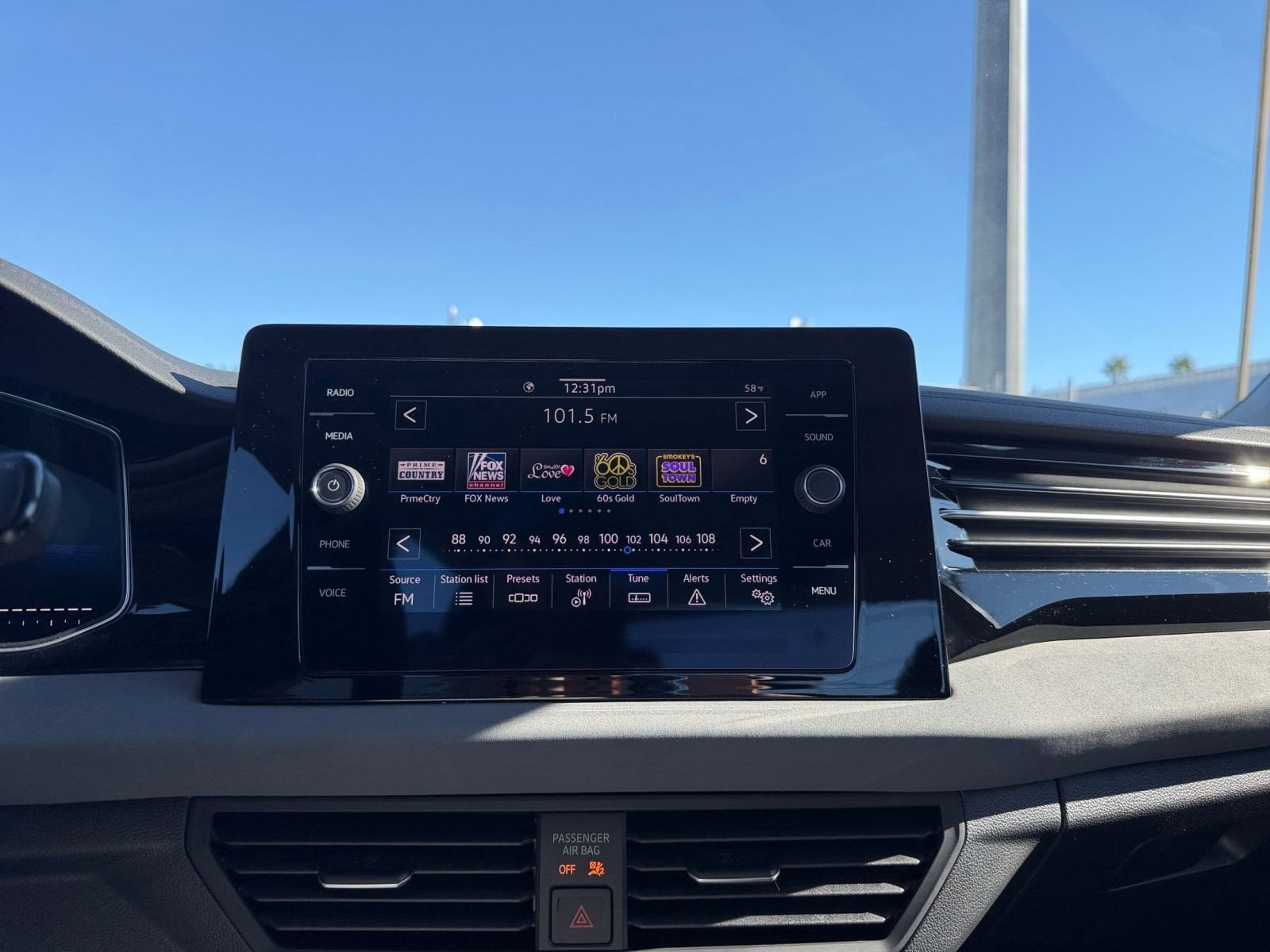 Thumbnail: 2025 Volkswagen Jetta - 21