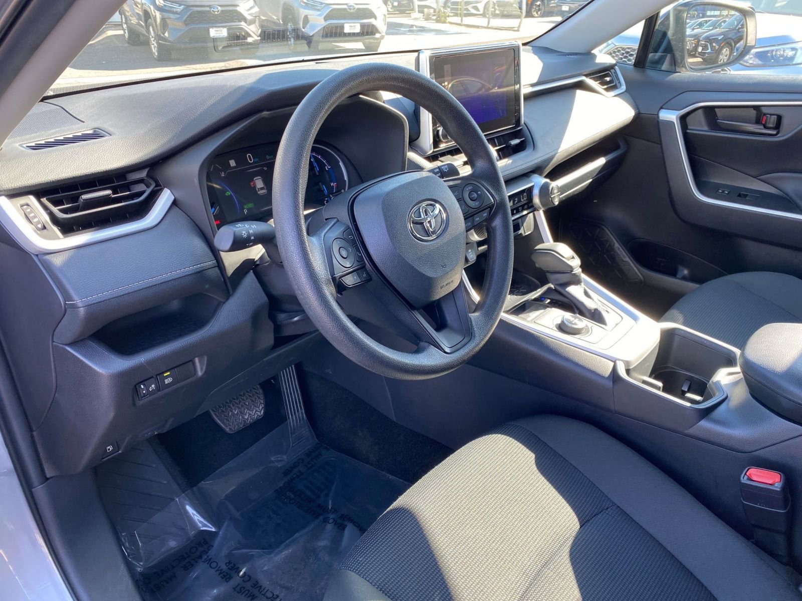 Thumbnail: 2025 Toyota RAV4 - 34