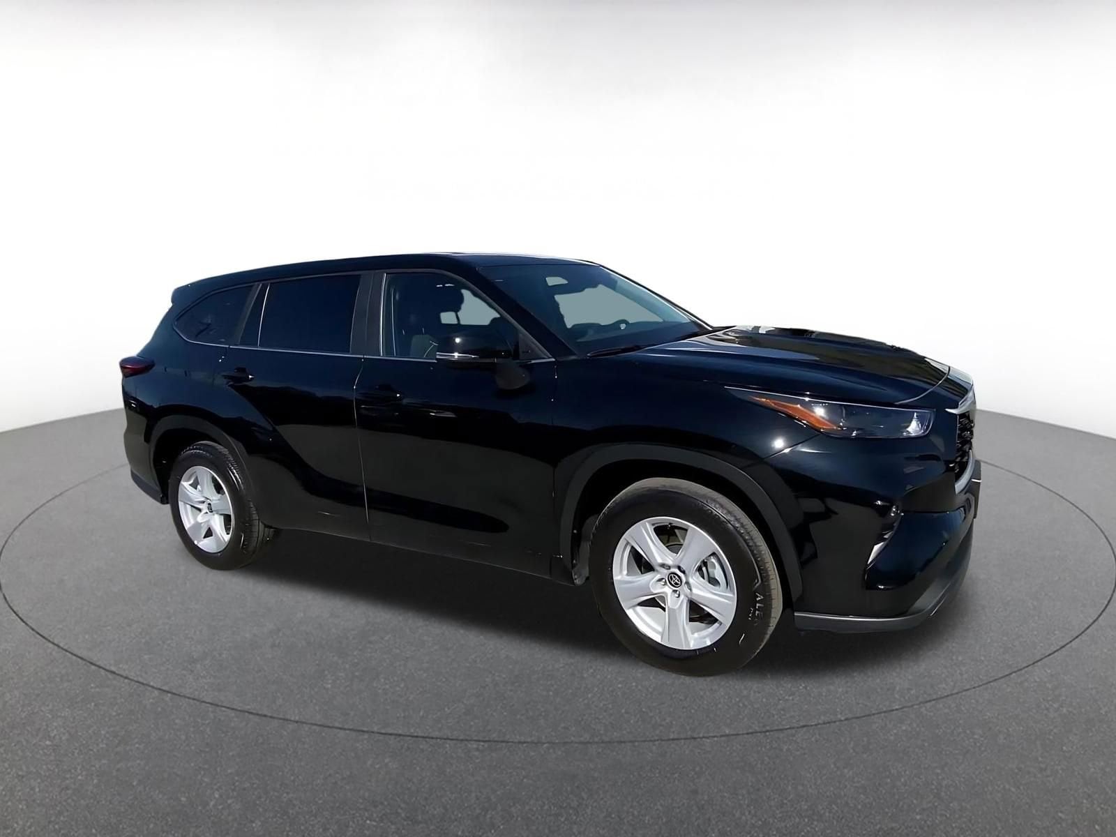 Thumbnail: 2025 Toyota Highlander - 2
