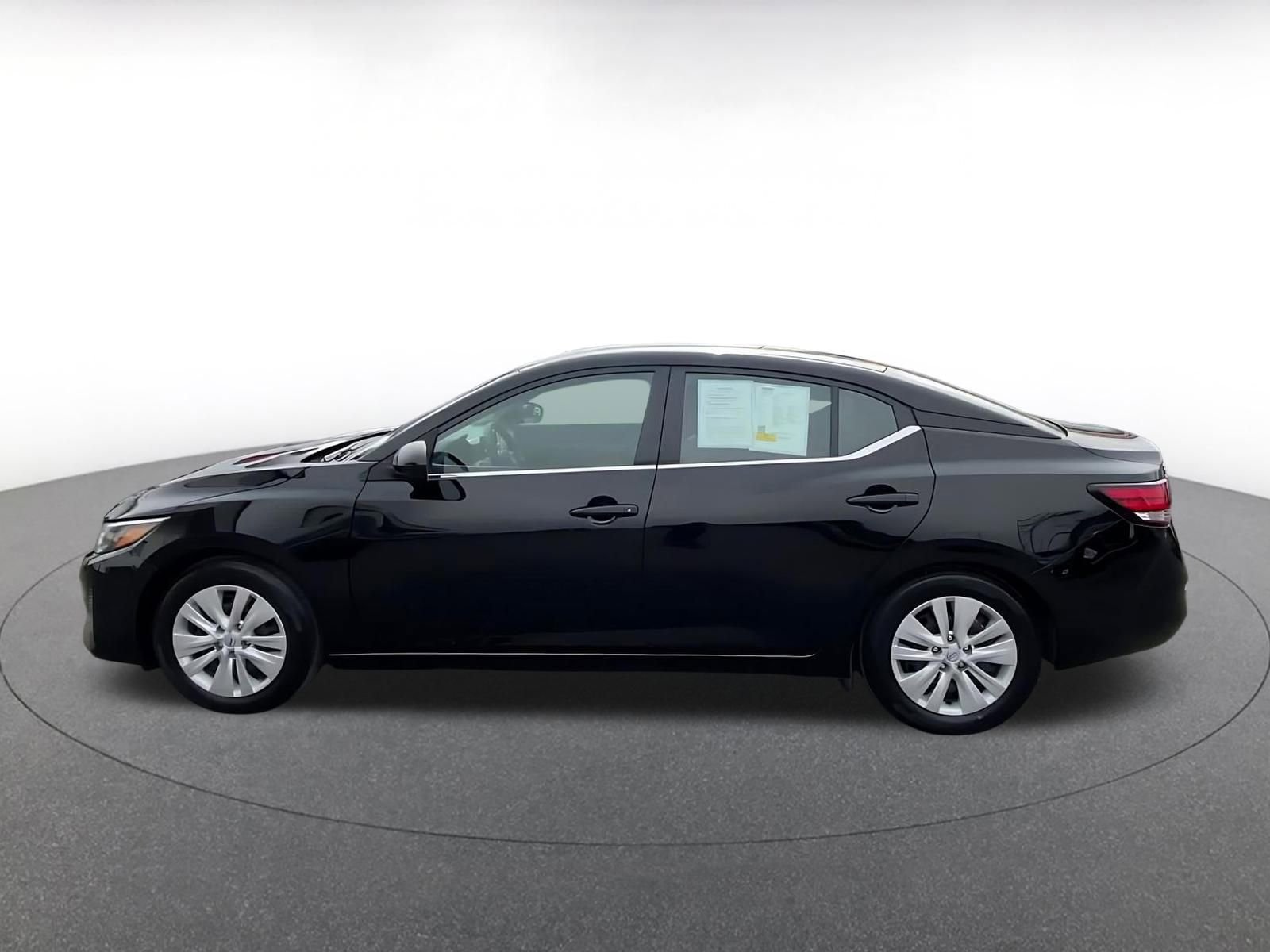 Thumbnail: 2025 Nissan Sentra - 9