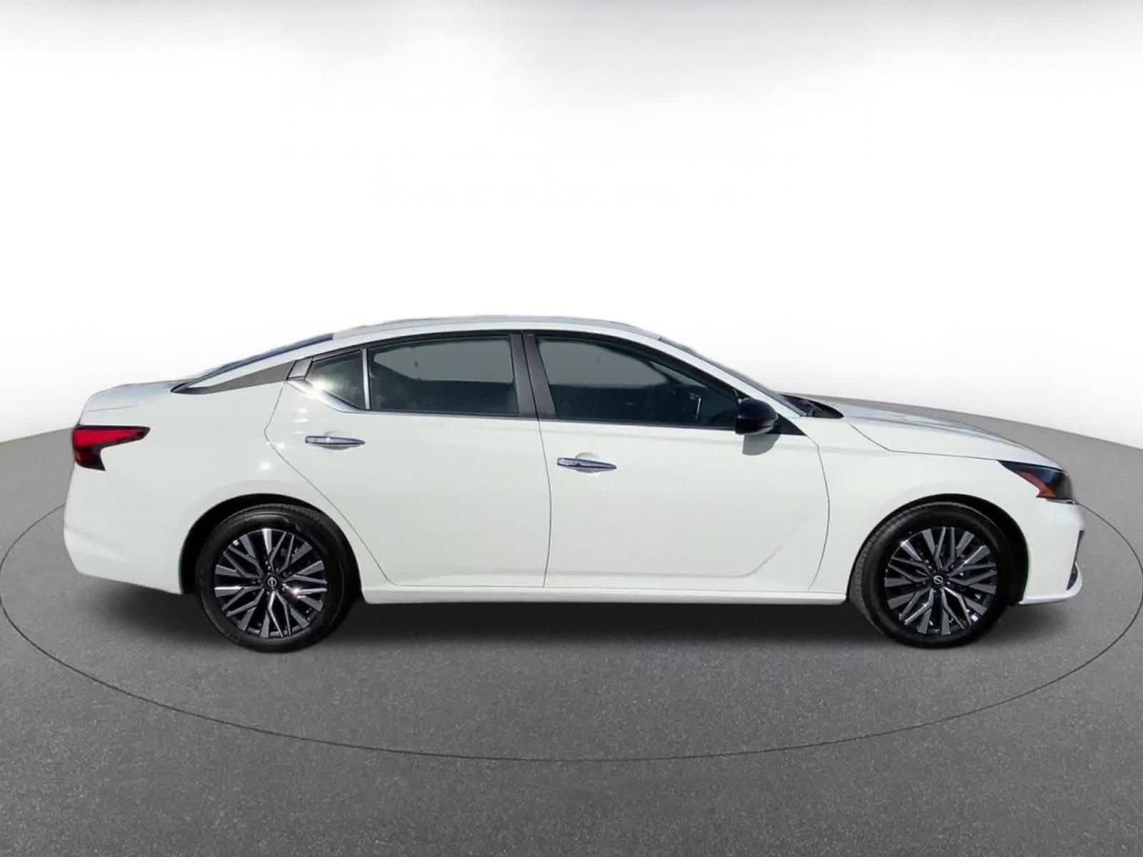 Thumbnail: 2025 Nissan Altima - 16