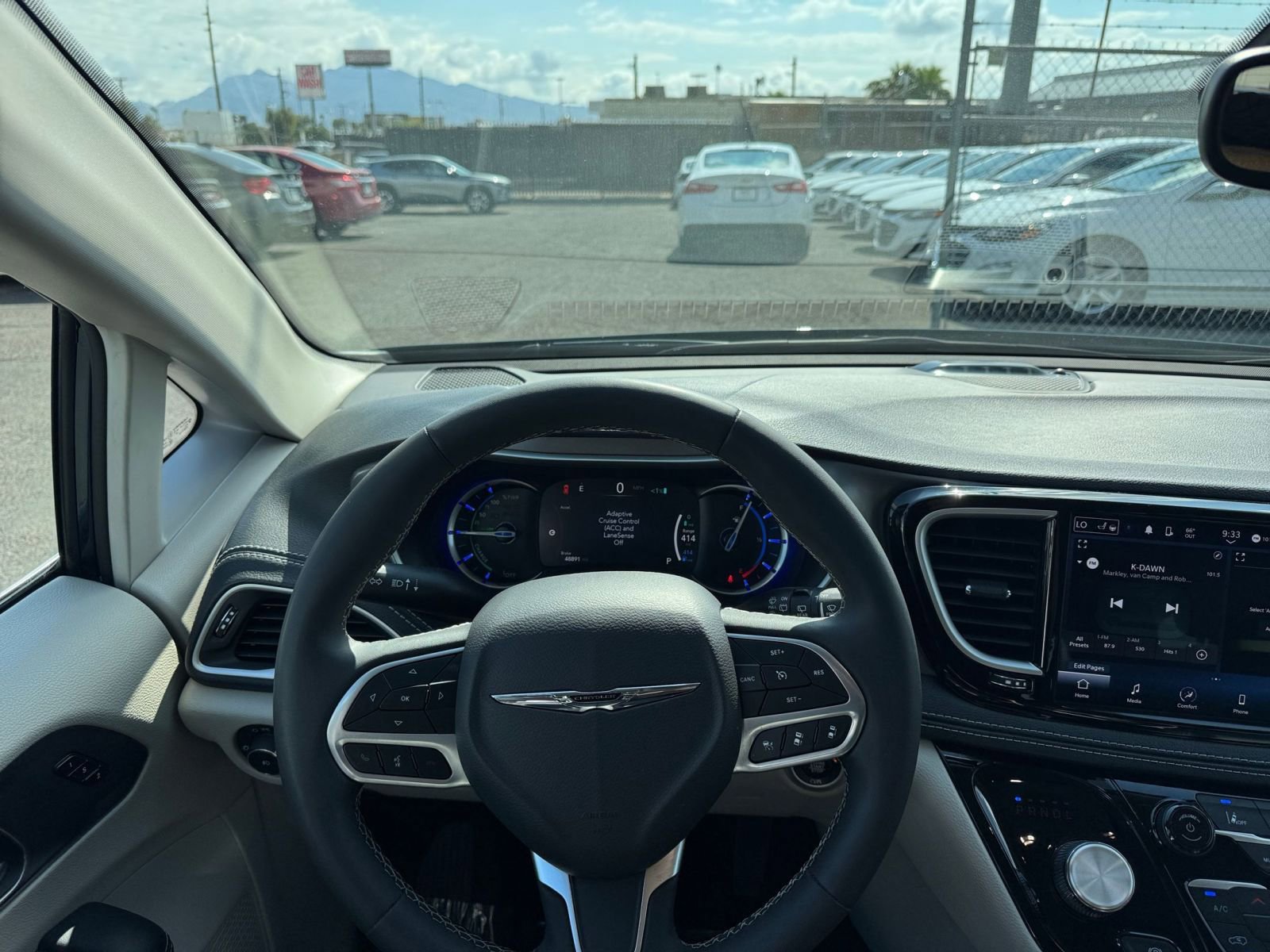 Thumbnail: 2023 Chrysler Pacifica - 28