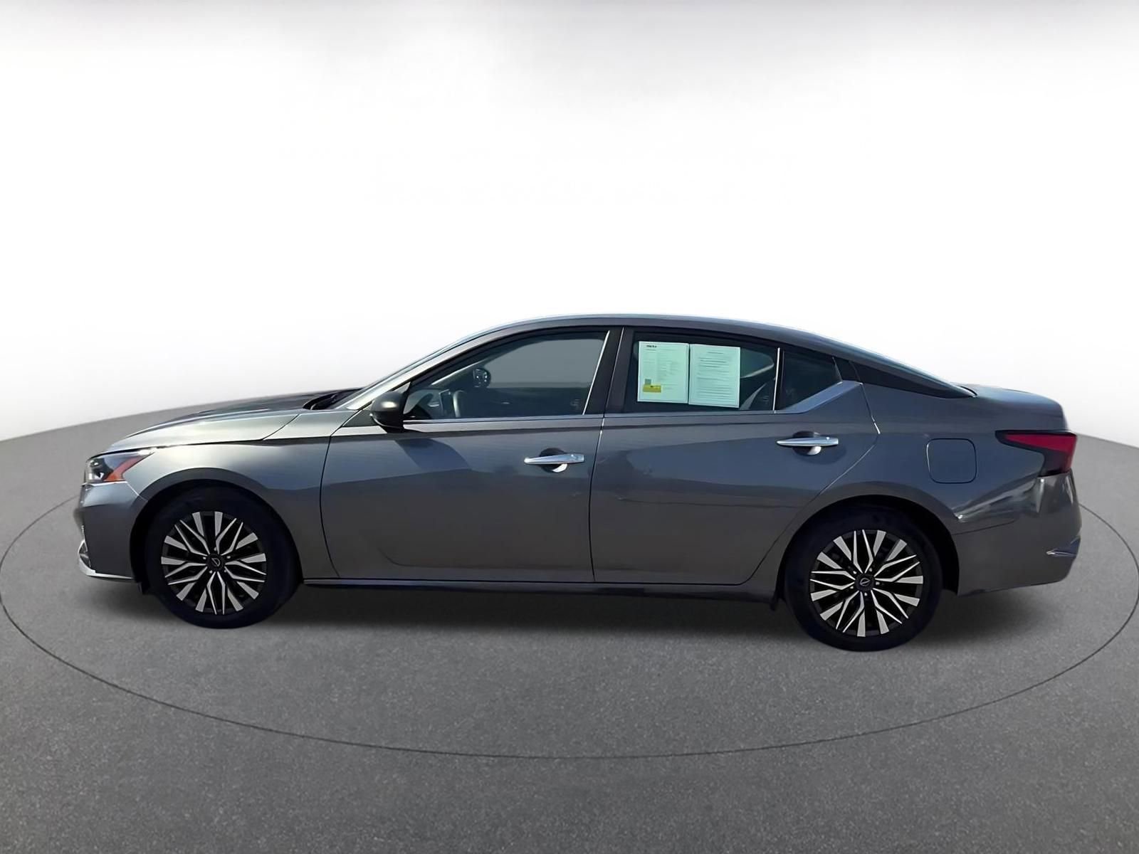 Thumbnail: 2025 Nissan Altima - 9