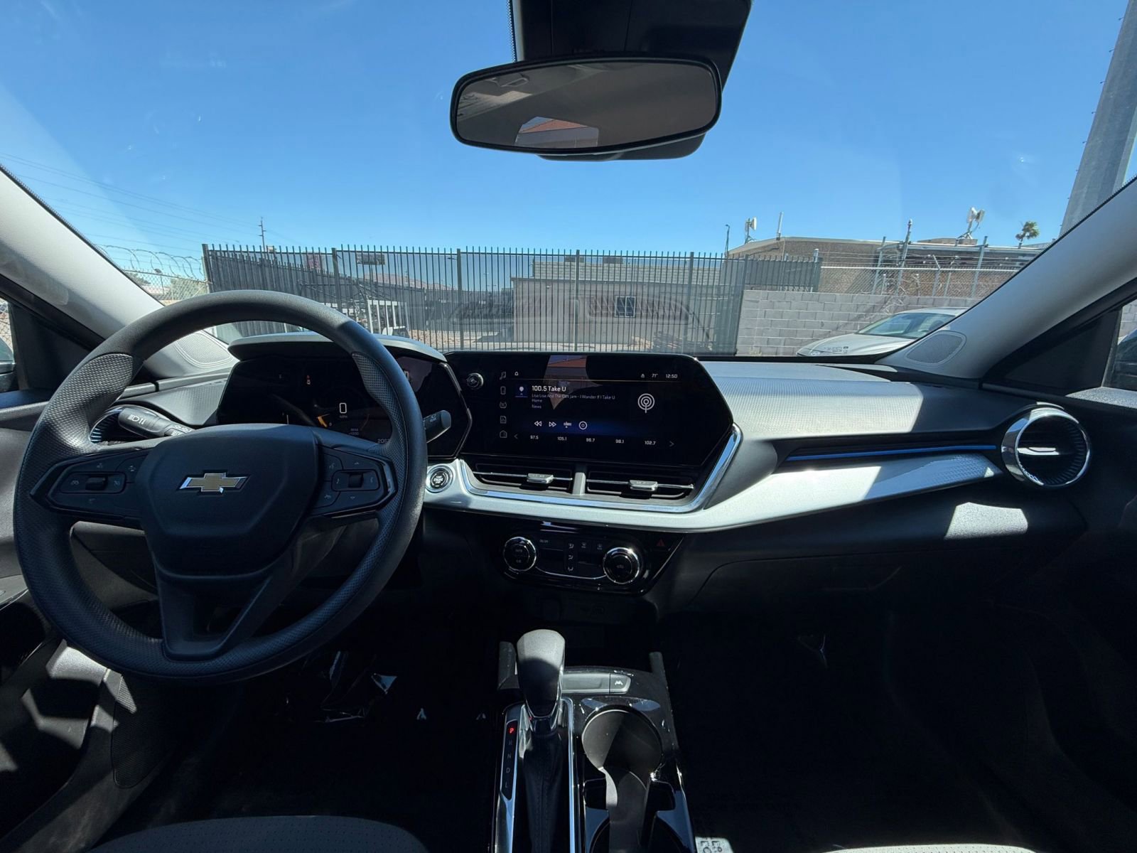 Thumbnail: 2025 Chevrolet Trax - 32