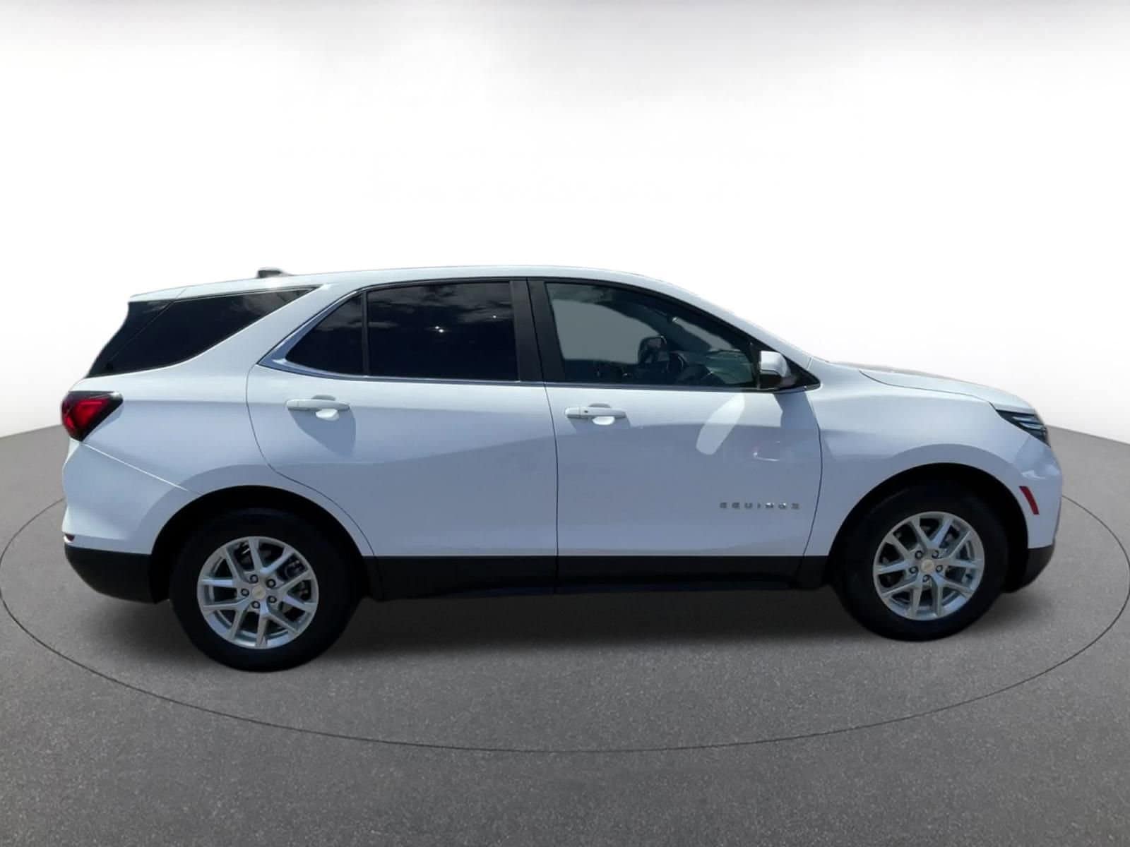 Thumbnail: 2022 Chevrolet Equinox - 16