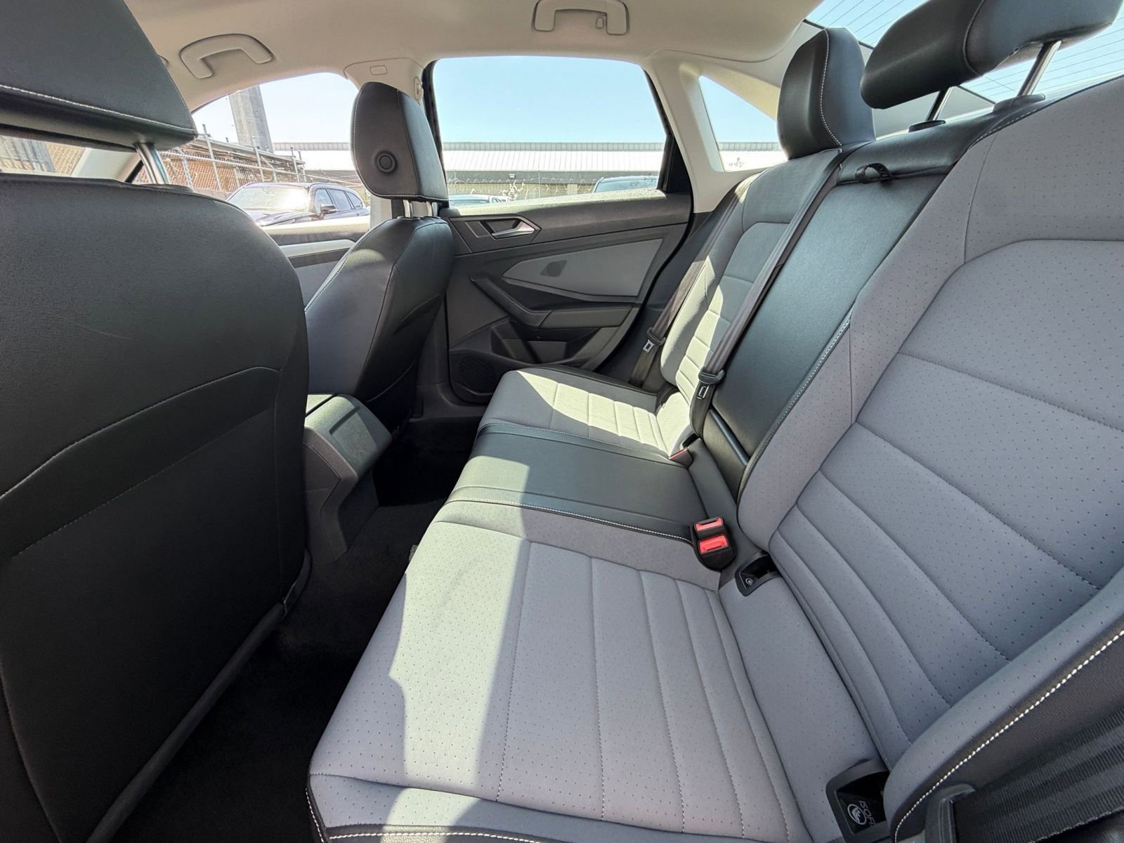 Thumbnail: 2025 Volkswagen Jetta - 25