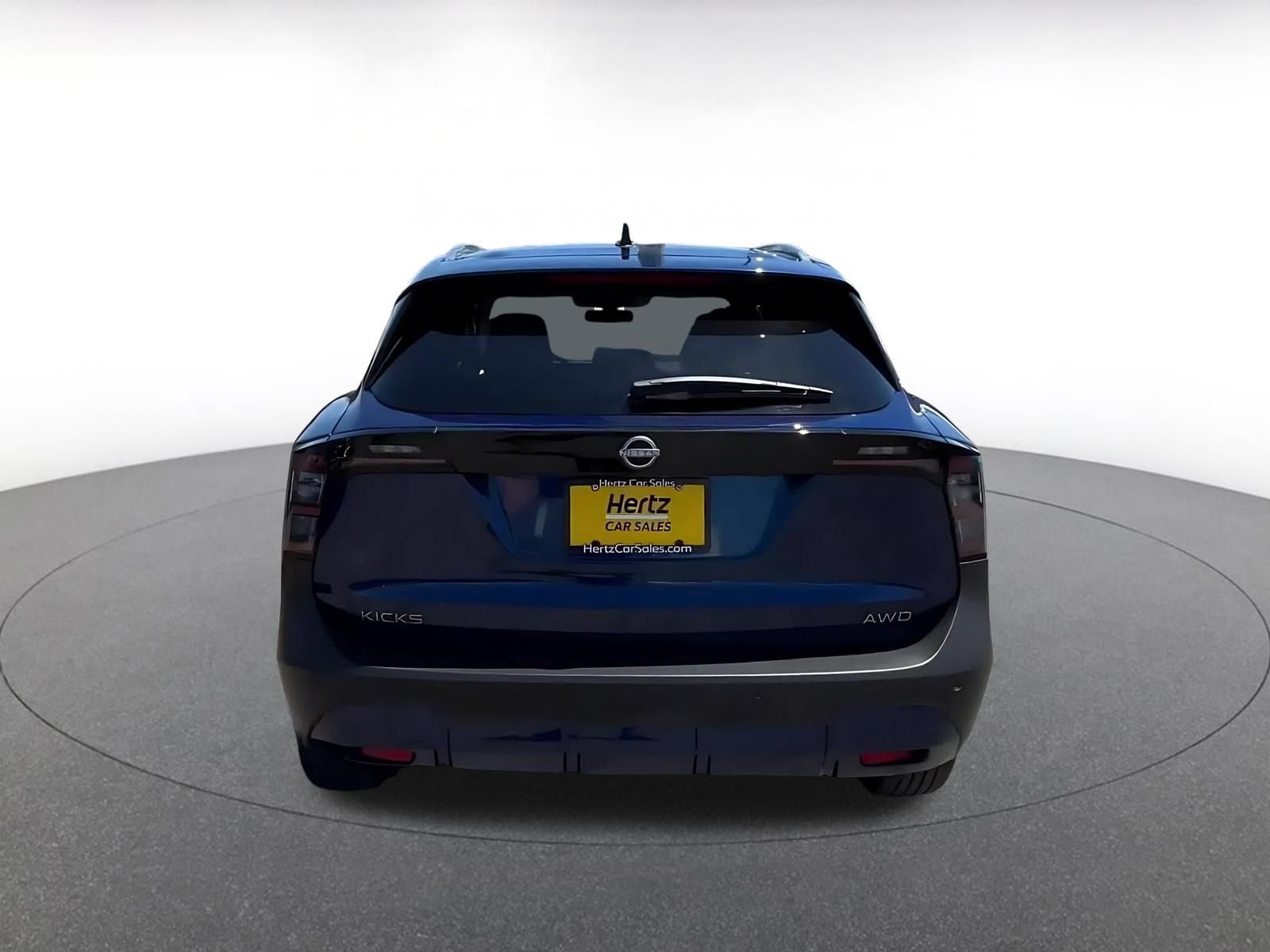 Thumbnail: 2026 Nissan Kicks - 12
