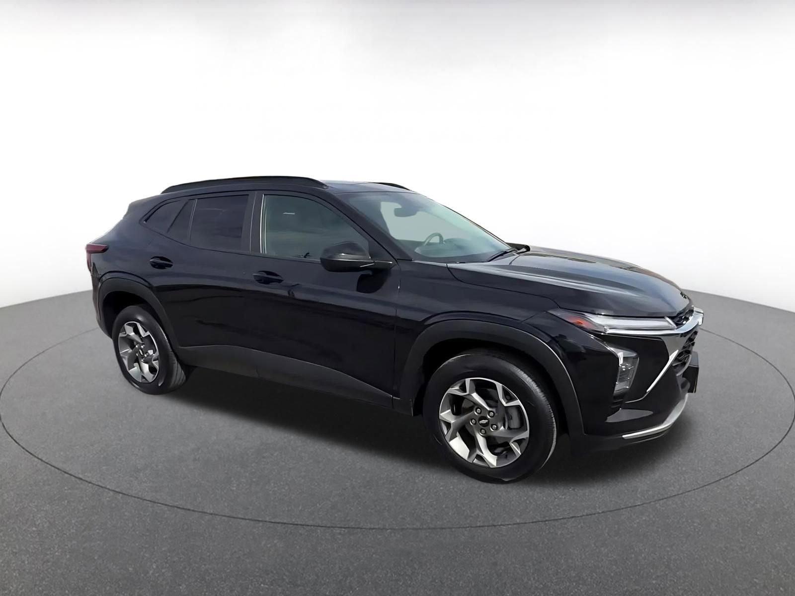 Thumbnail: 2025 Chevrolet Trax - 2