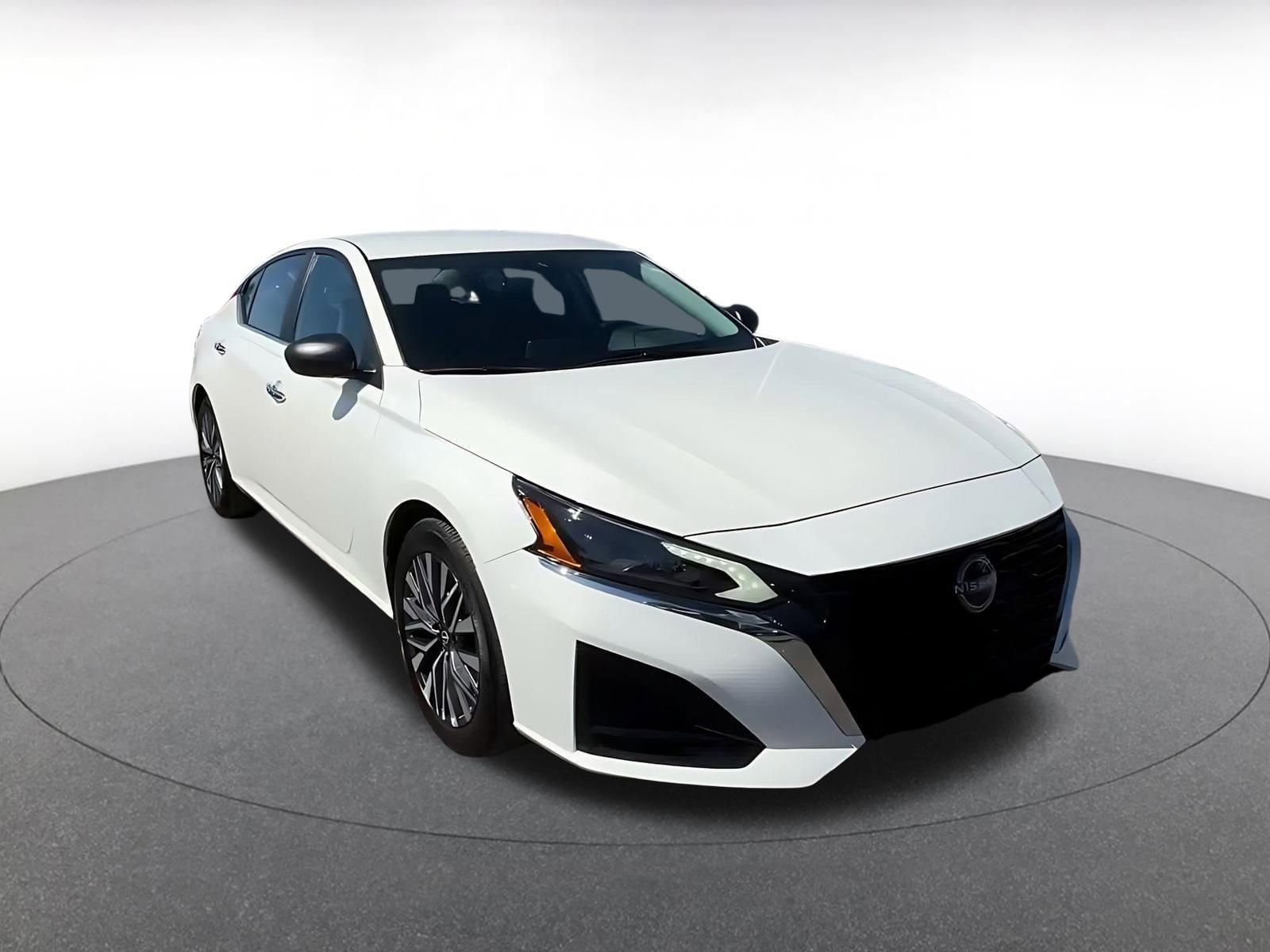 Thumbnail: 2025 Nissan Altima - 3