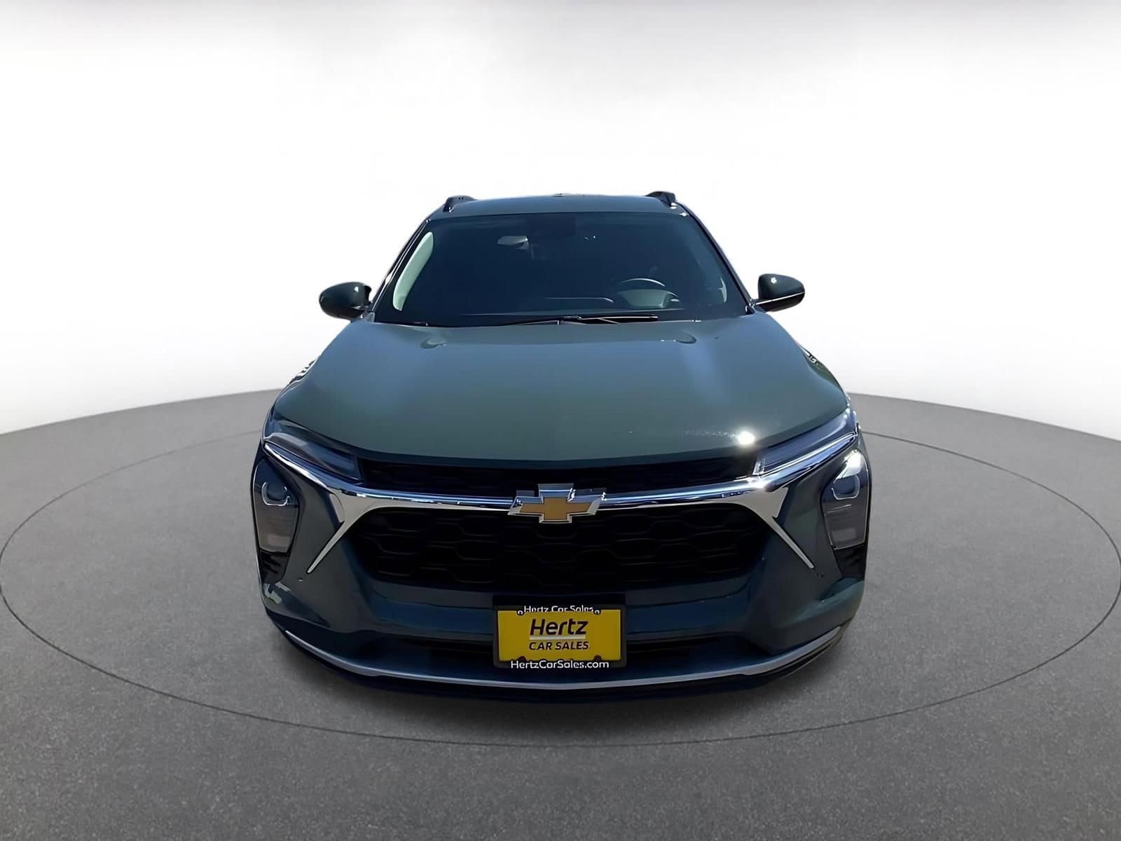 Thumbnail: 2025 Chevrolet Trax - 4