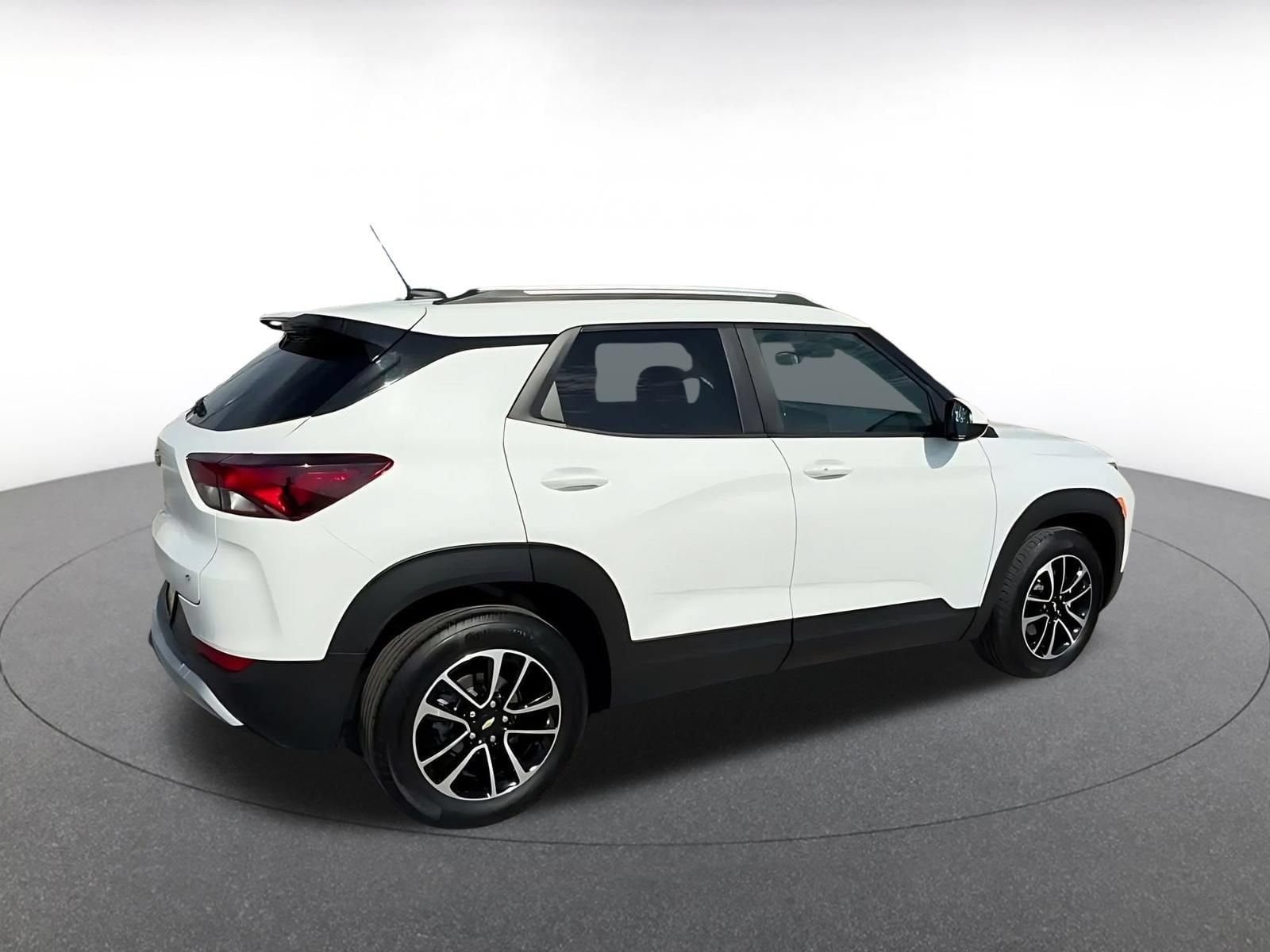 Thumbnail: 2025 Chevrolet TrailBlazer - 15