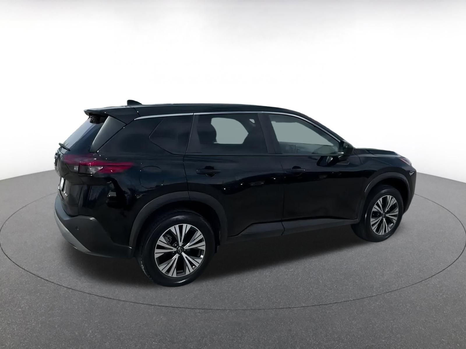 Thumbnail: 2023 Nissan Rogue - 15