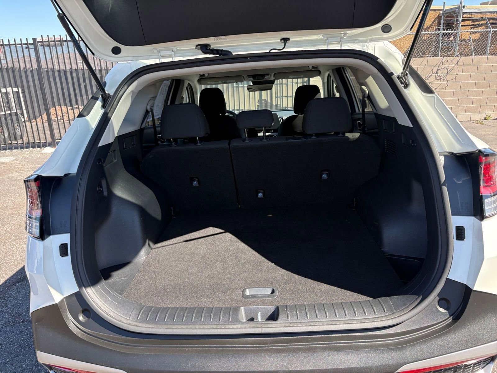 Thumbnail: 2025 Kia Sportage - 30