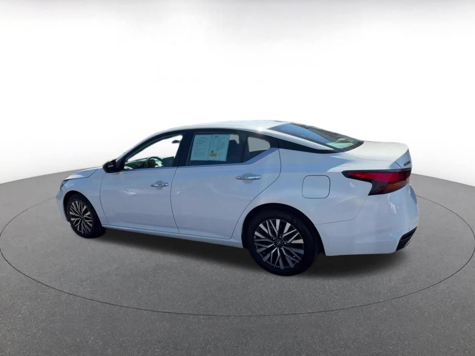 Thumbnail: 2025 Nissan Altima - 10