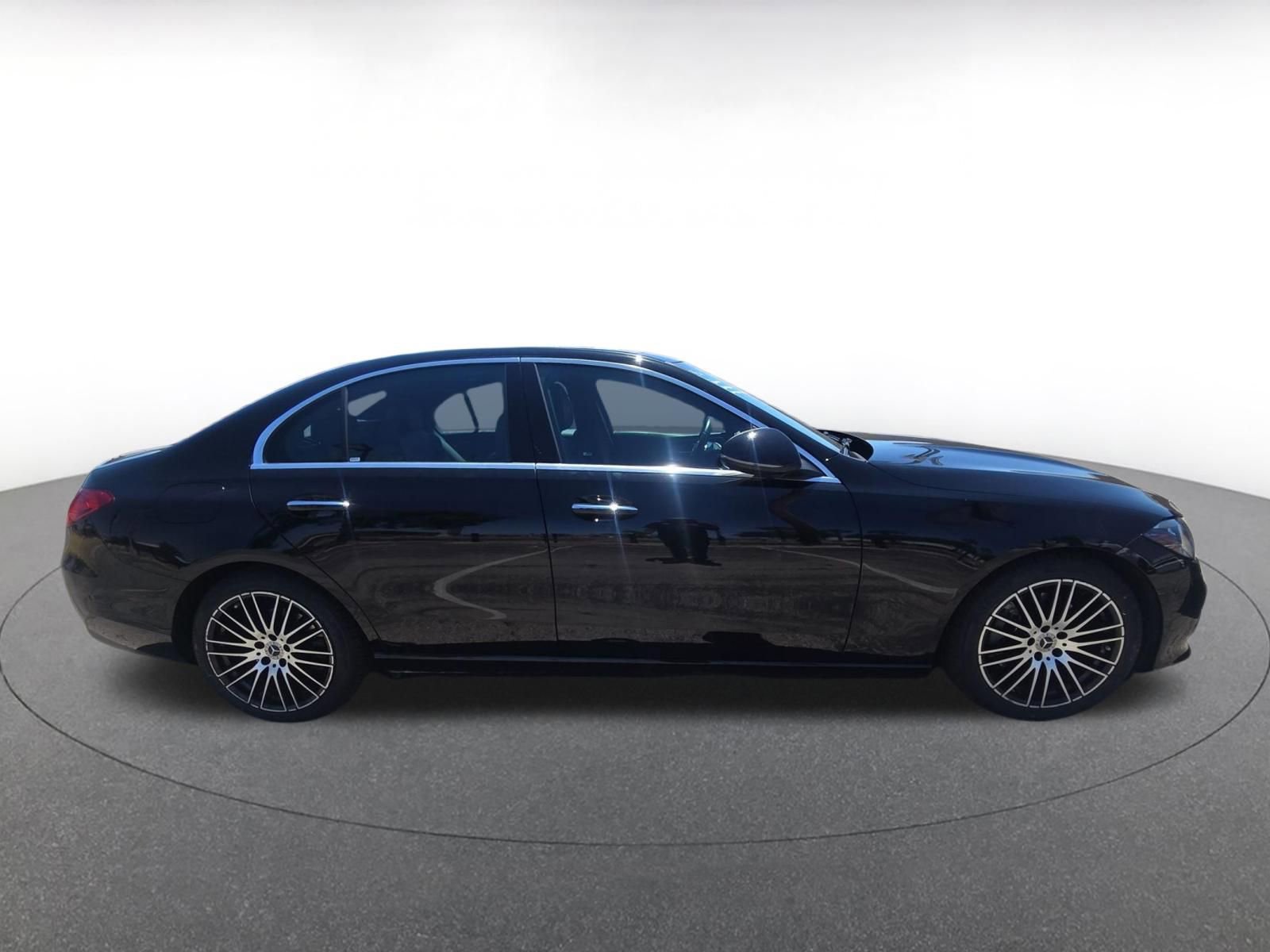 Thumbnail: 2024 Mercedes-Benz C-Class - 9