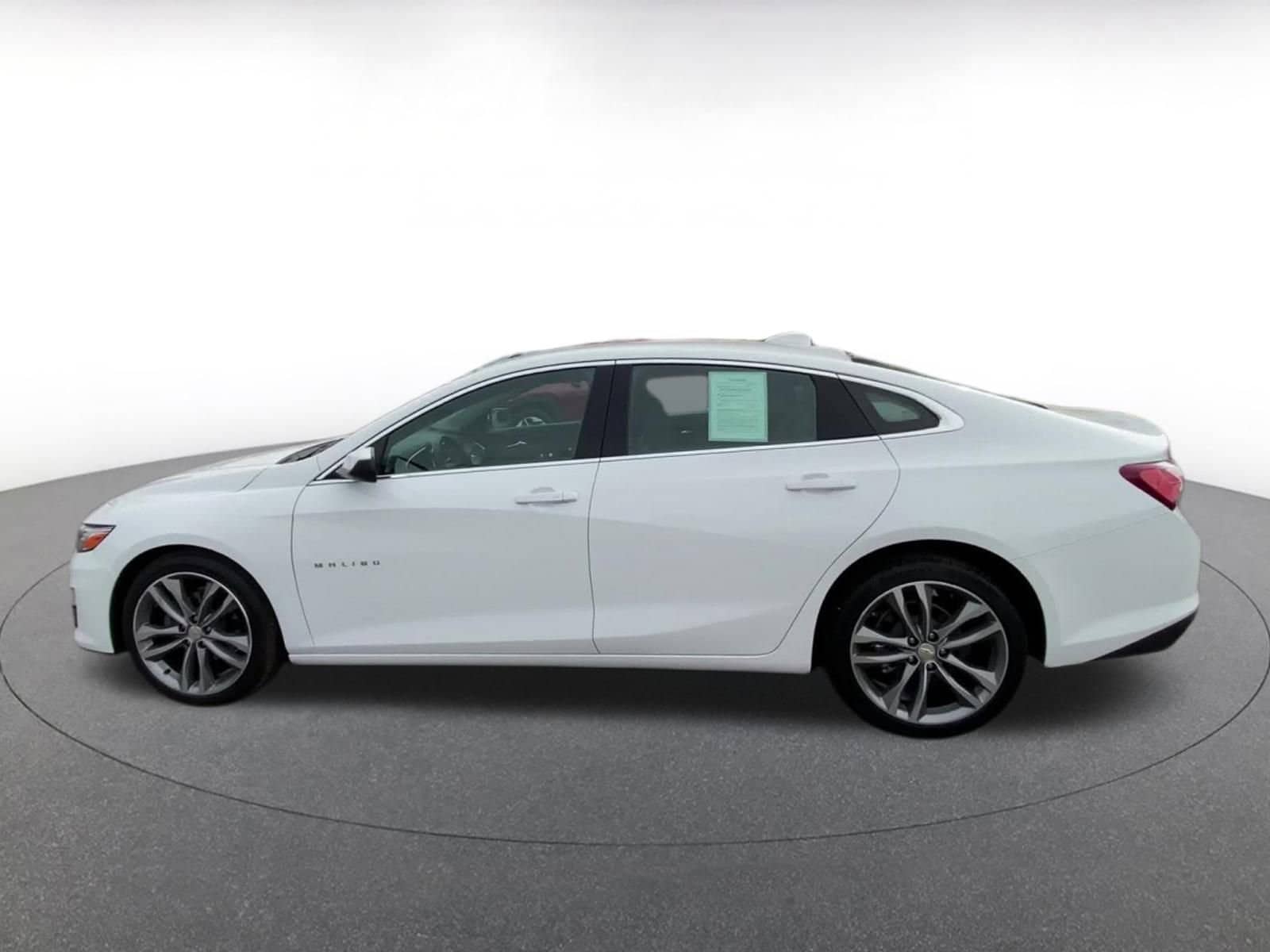 Thumbnail: 2024 Chevrolet Malibu - 9