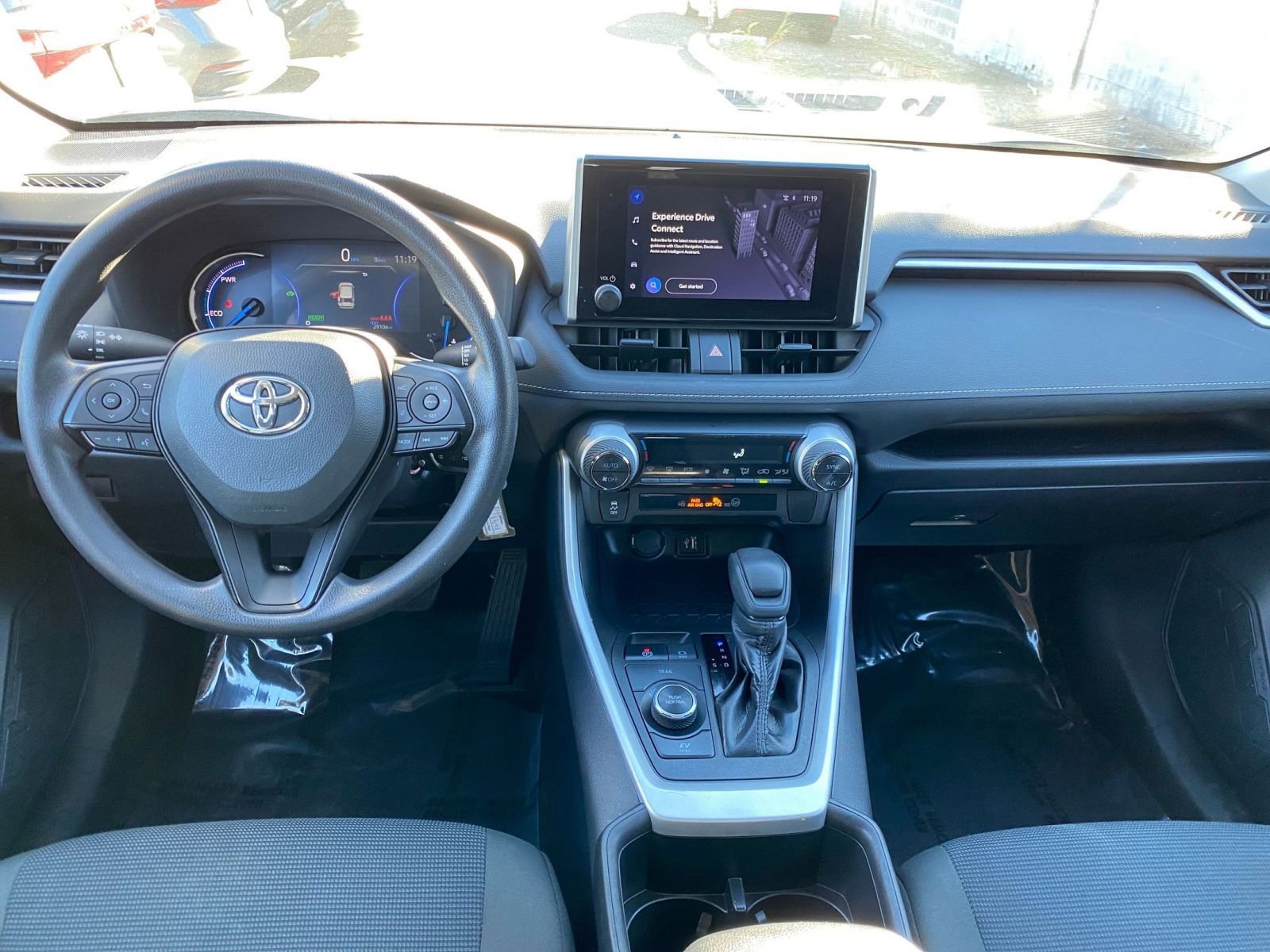 Thumbnail: 2025 Toyota RAV4 - 33