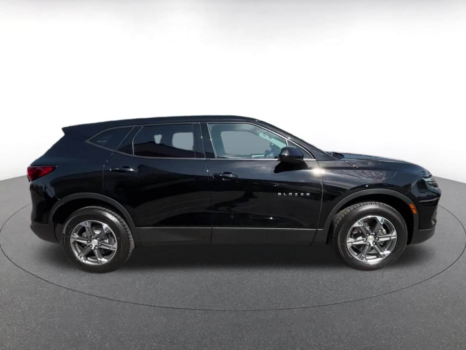 Thumbnail: 2025 Chevrolet Blazer - 16
