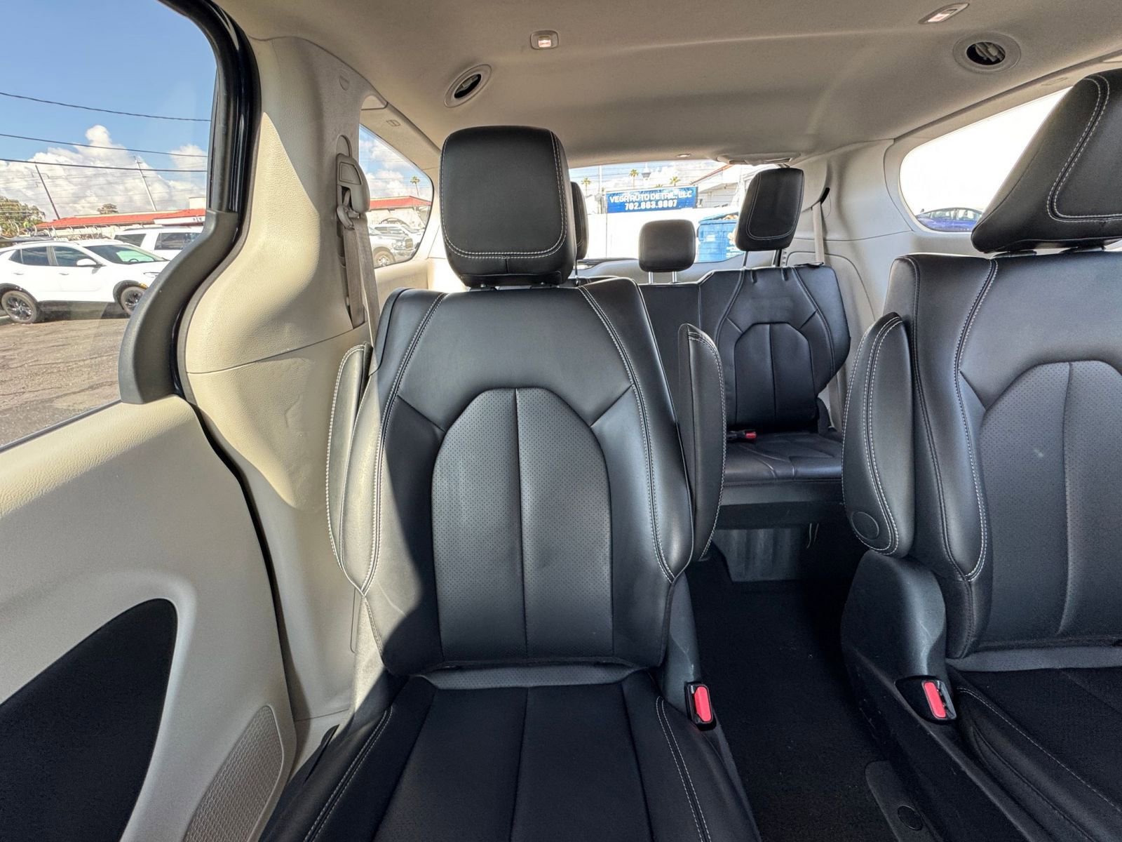 Thumbnail: 2023 Chrysler Pacifica - 33