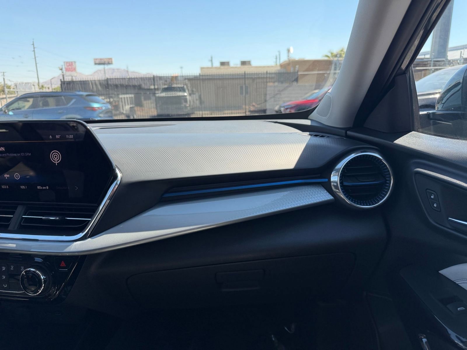 Thumbnail: 2025 Chevrolet Trax - 34