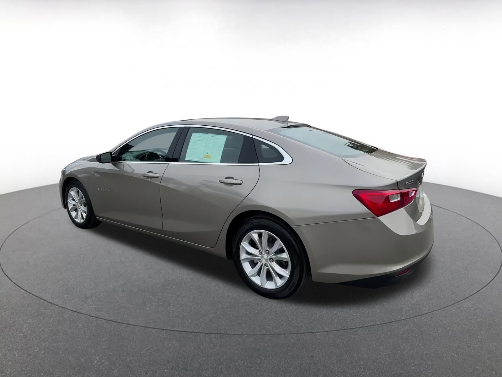 Thumbnail: 2023 Chevrolet Malibu - 10