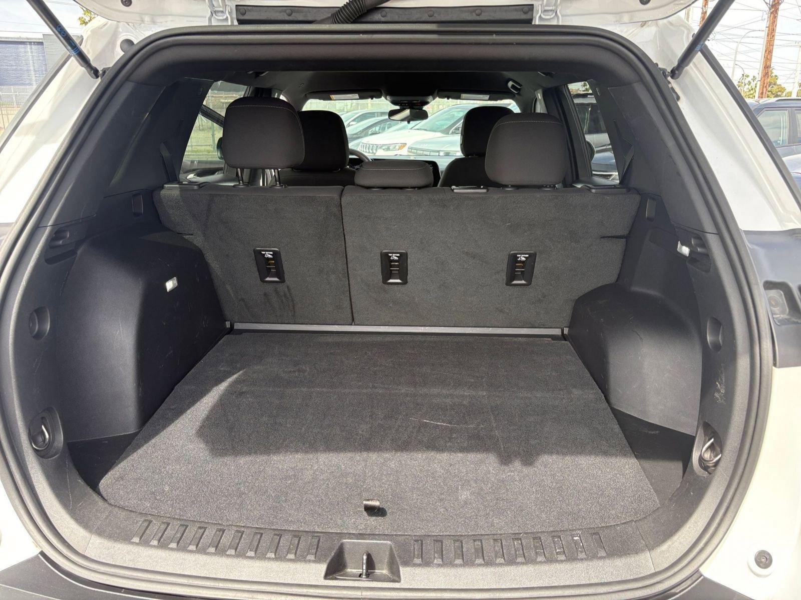 Thumbnail: 2025 Chevrolet Equinox - 32