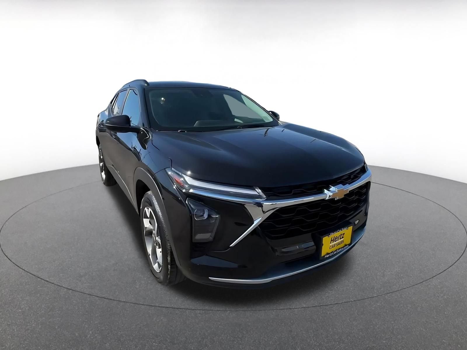 Thumbnail: 2025 Chevrolet Trax - 3