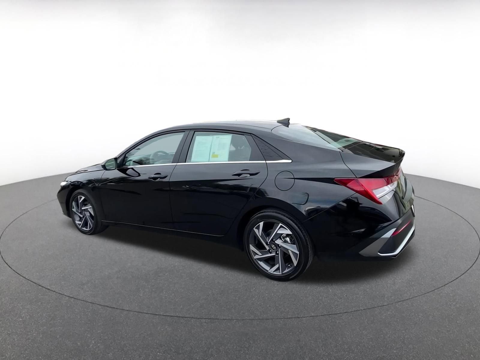 Thumbnail: 2025 Hyundai Elantra - 10