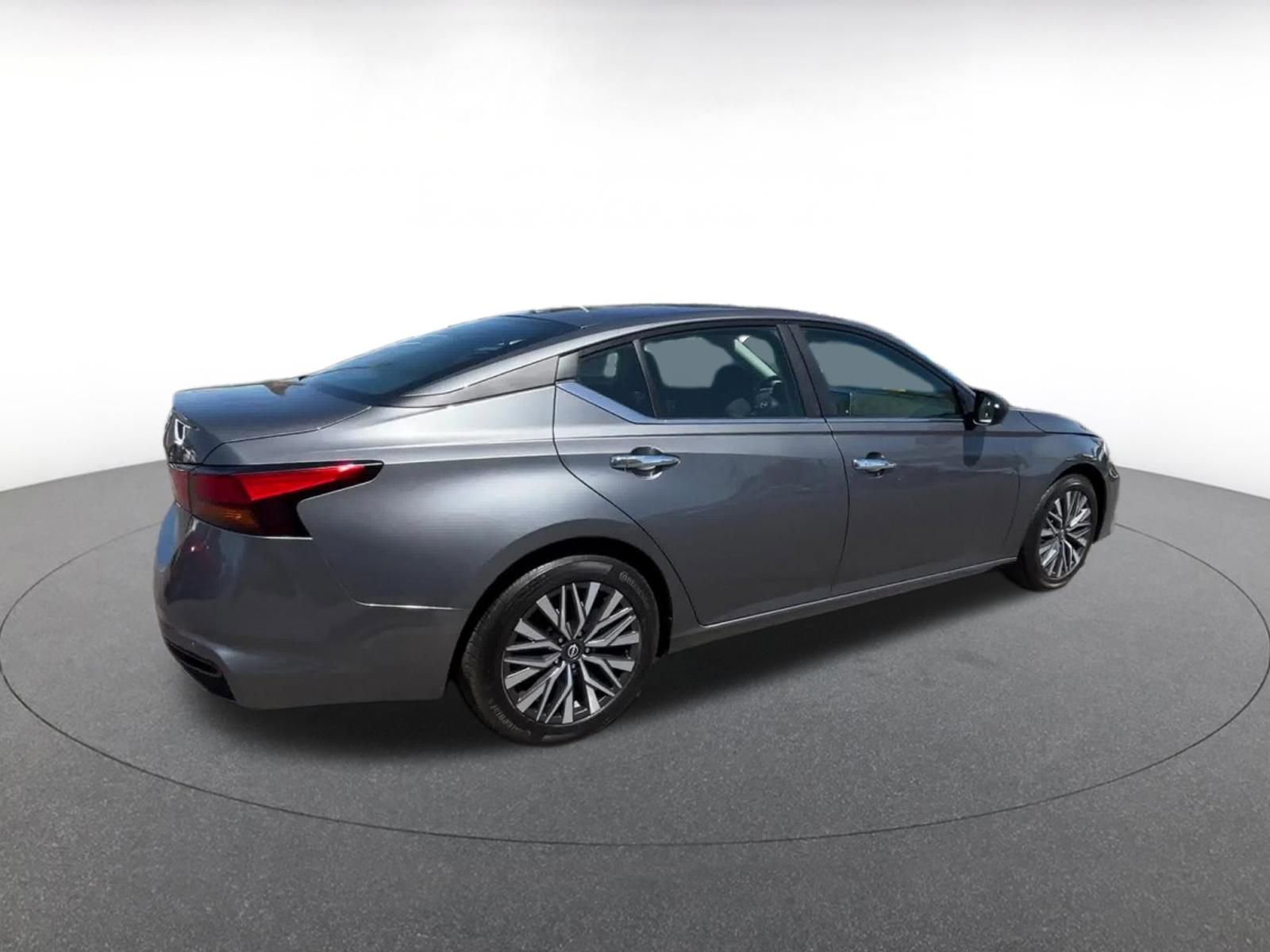 Thumbnail: 2025 Nissan Altima - 14