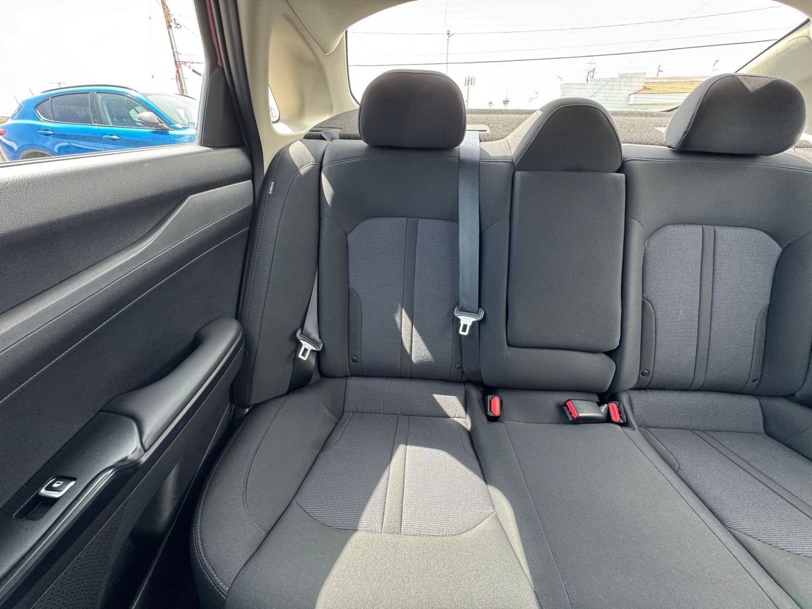 2023 Kia K5 LXS 33