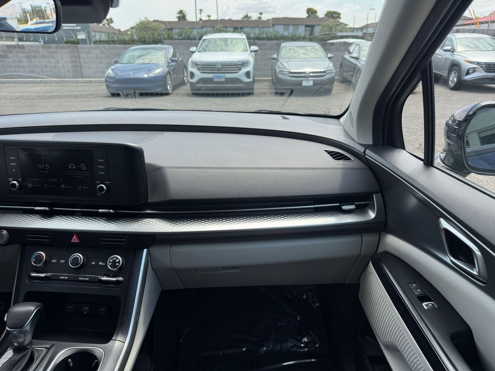 Thumbnail: 2024 Kia Carnival - 30
