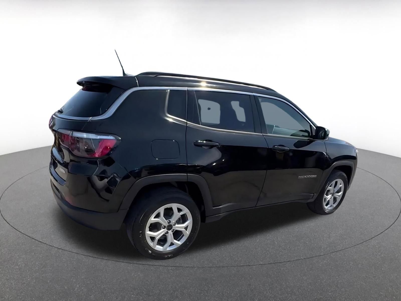 Thumbnail: 2025 Jeep Compass - 15