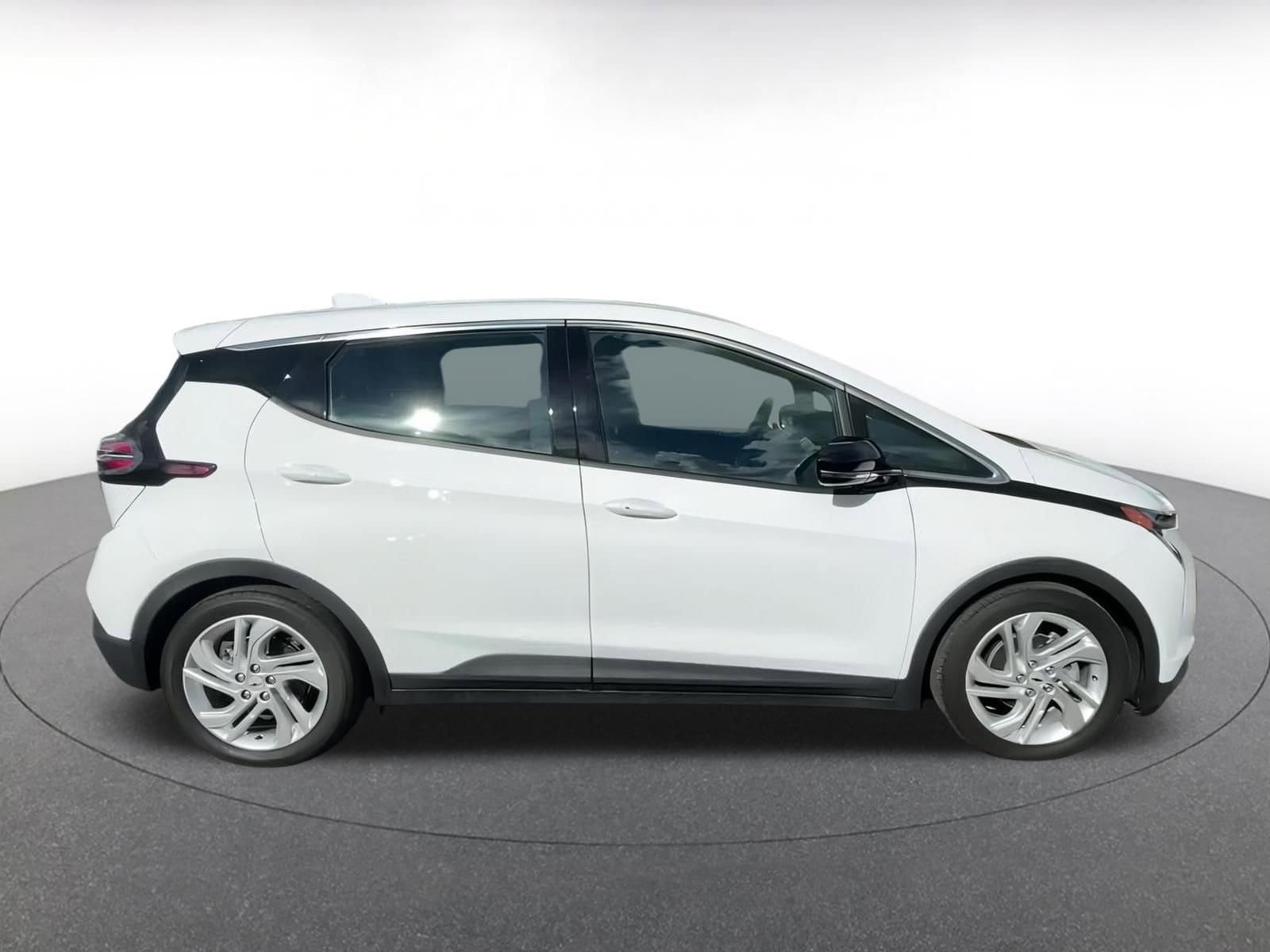 Thumbnail: 2023 Chevrolet Bolt EV - 16