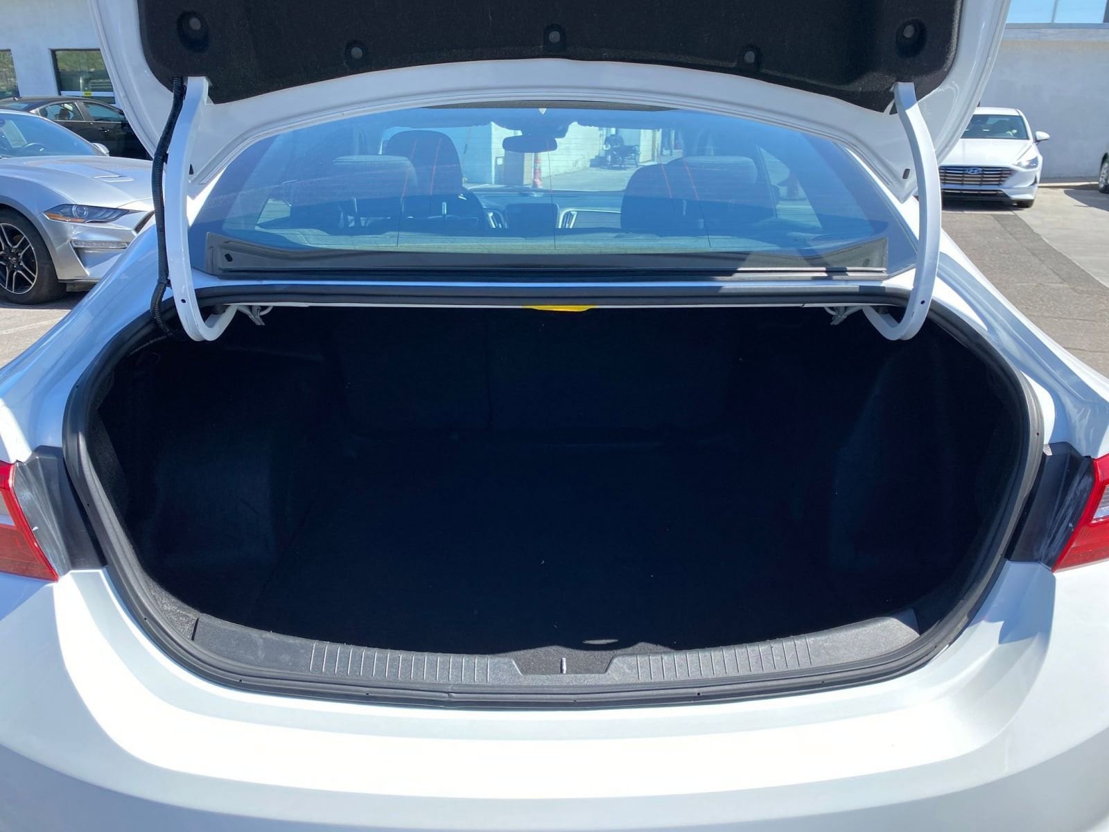 Thumbnail: 2023 Chevrolet Malibu - 31