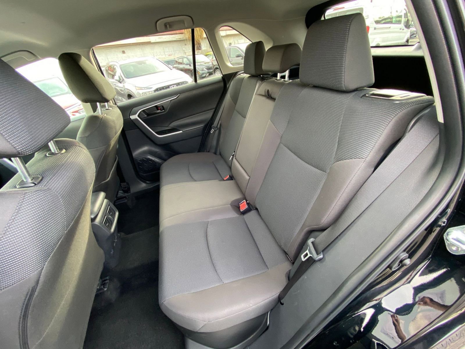 Thumbnail: 2025 Toyota RAV4 - 25