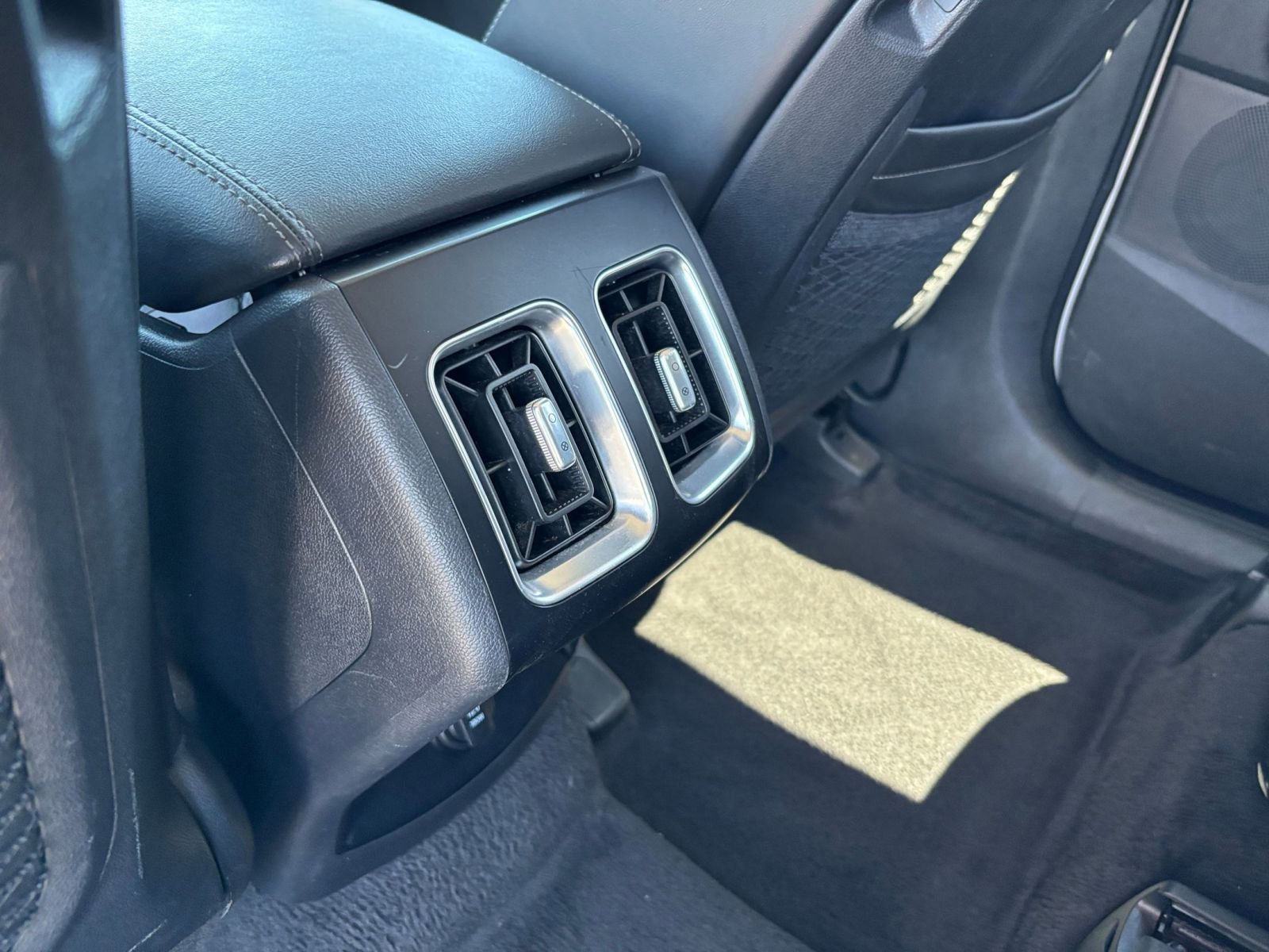 Thumbnail: 2024 Kia Sorento - 24