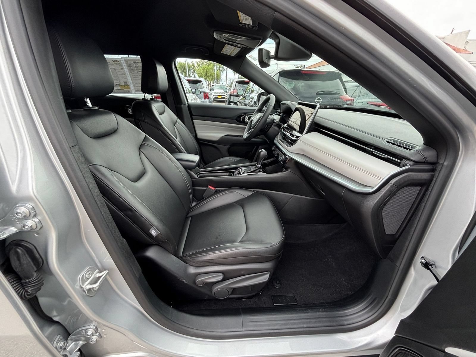 Thumbnail: 2025 Jeep Compass - 23